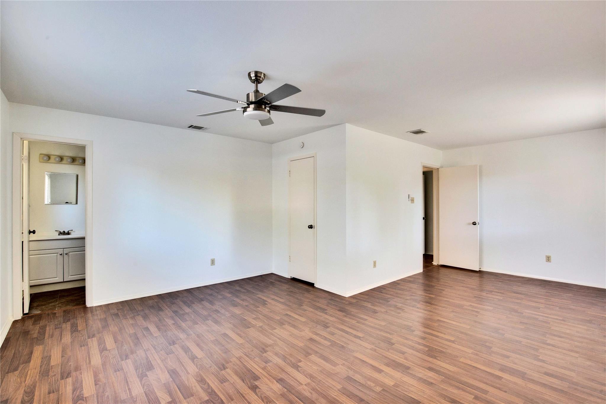 8002 Croftwood Dr, Austin, TX 78749