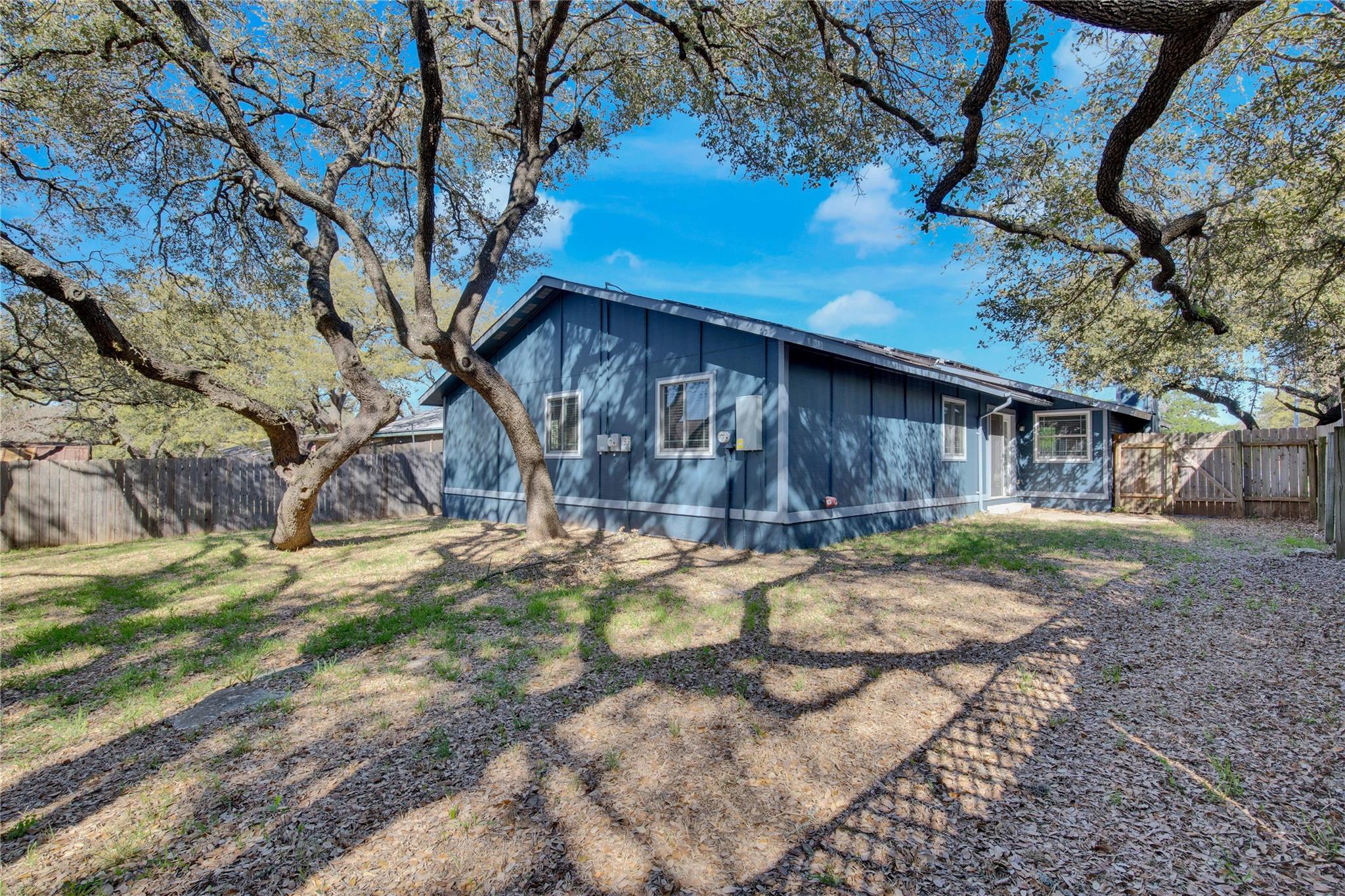 8002 Croftwood Dr, Austin, TX 78749