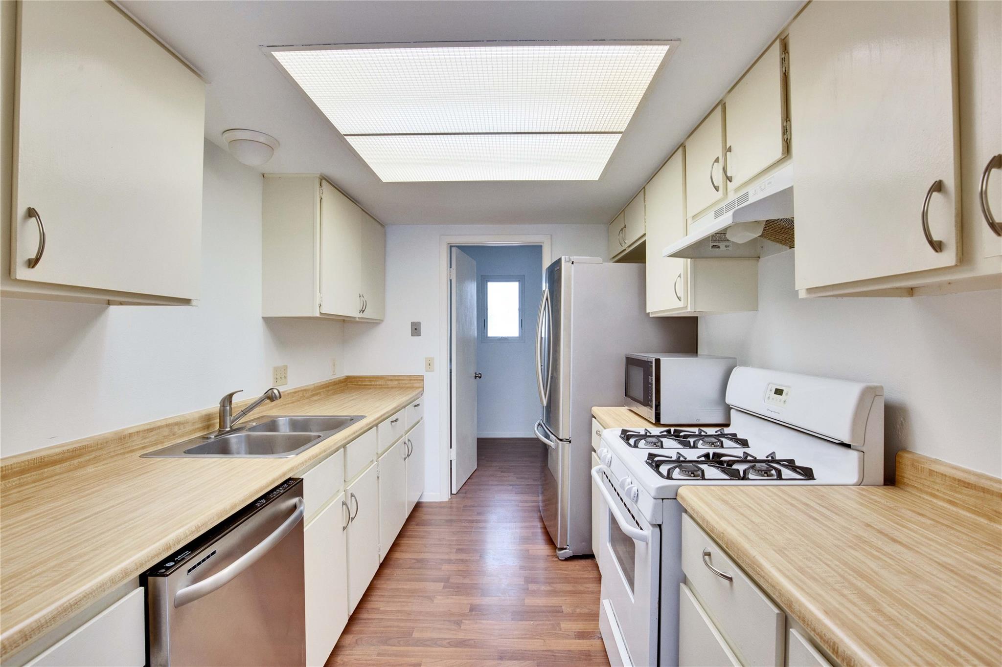 8002 Croftwood Dr, Austin, TX 78749