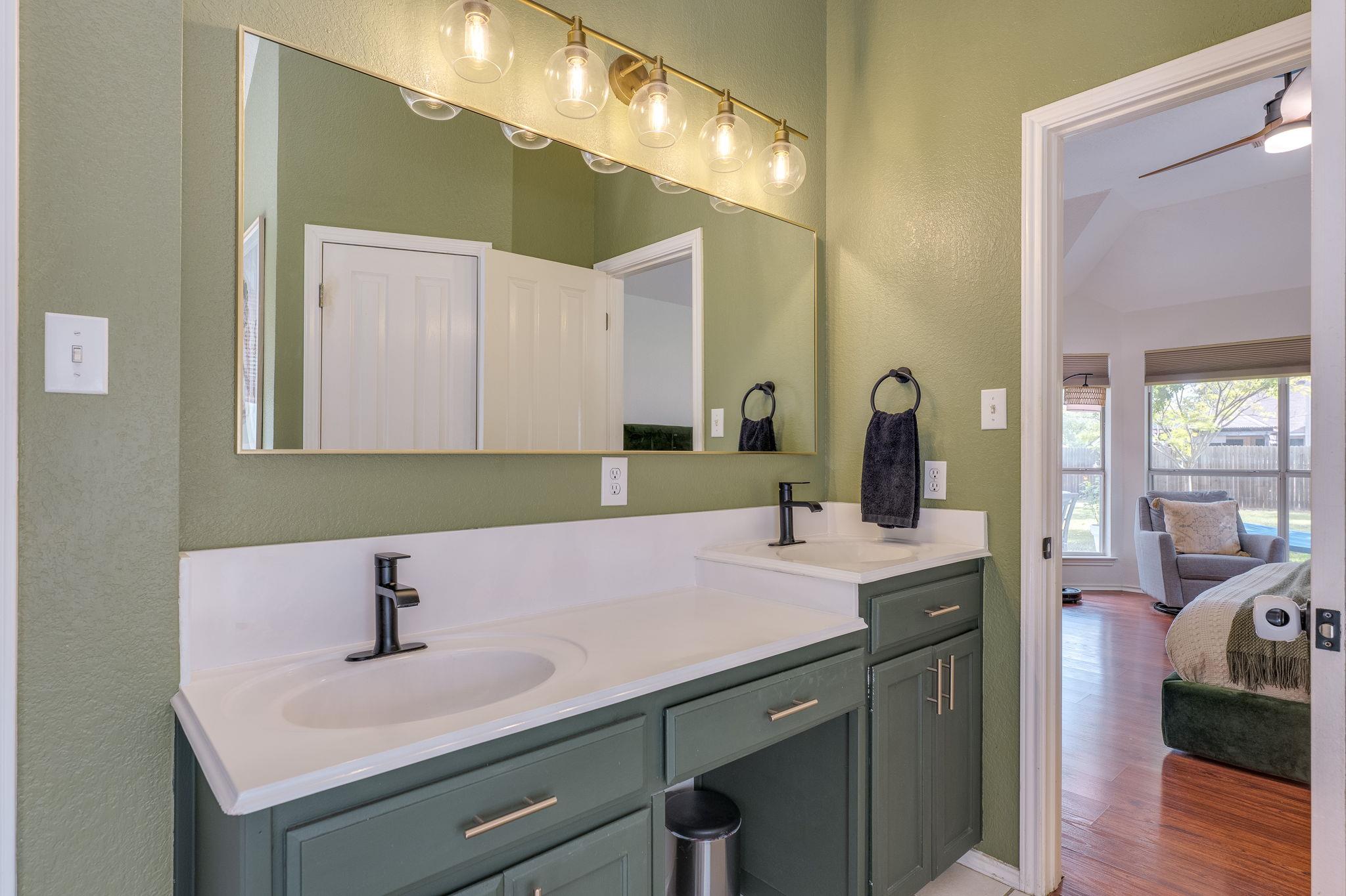 300 N Rainbow Bridge Dr, Cedar Park, TX 78613