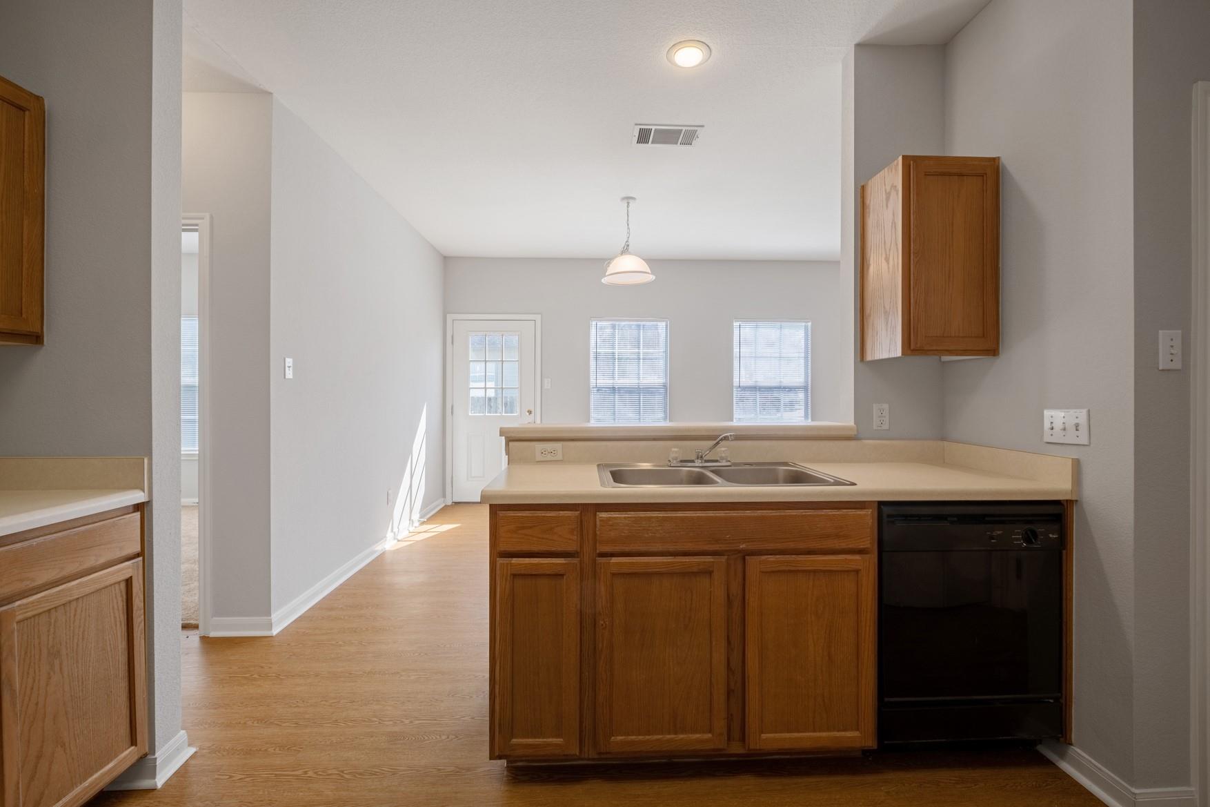 2300 S Bagdad Rd # B, Leander, TX 78641