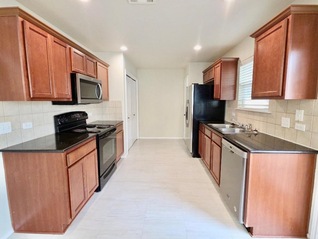 1704 Sandhills Dr, Cedar Park, TX 78613