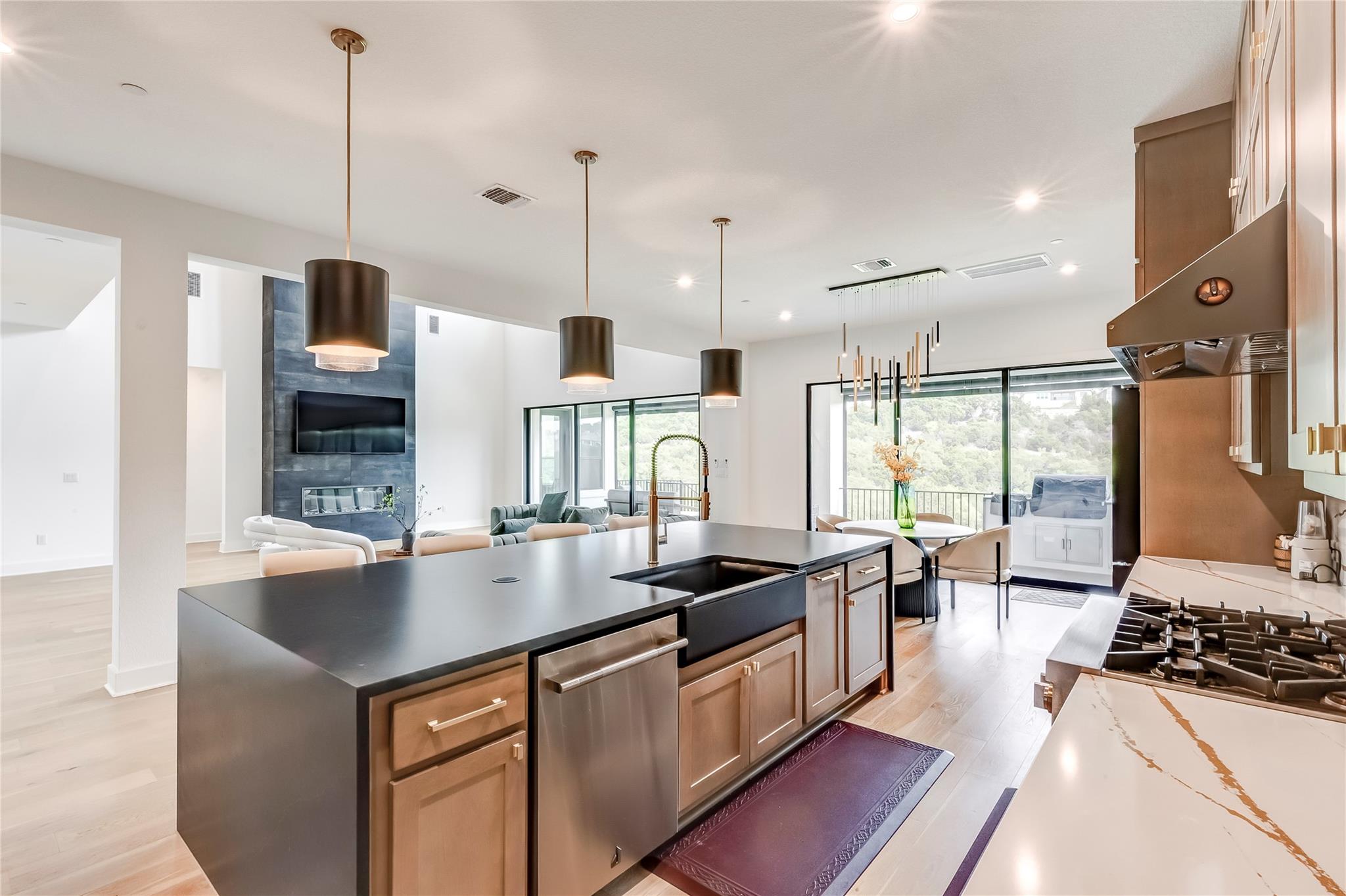 1420 Lucera Bnd, Leander, TX 78641