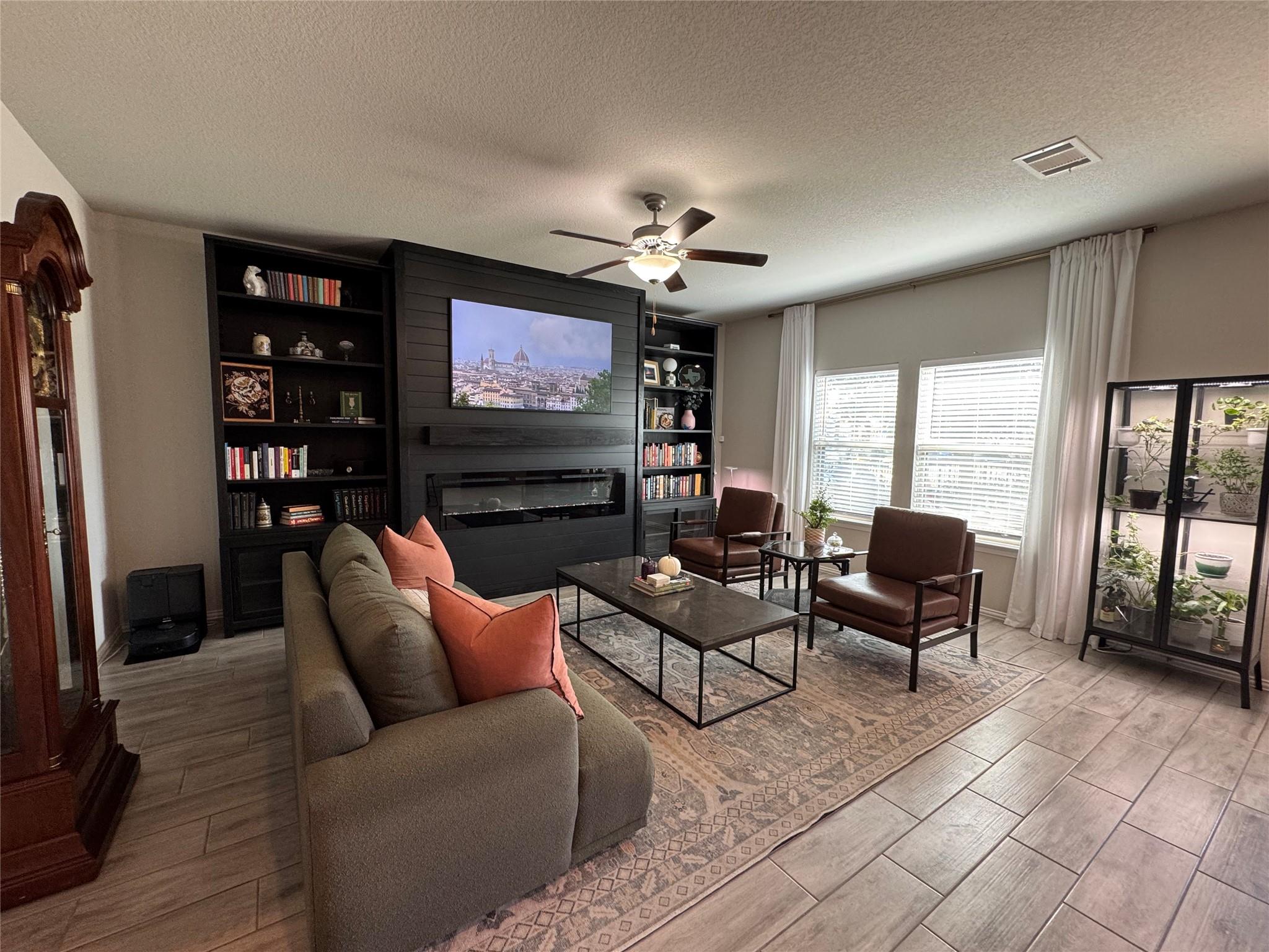 247 Simon, Kyle, TX 78640