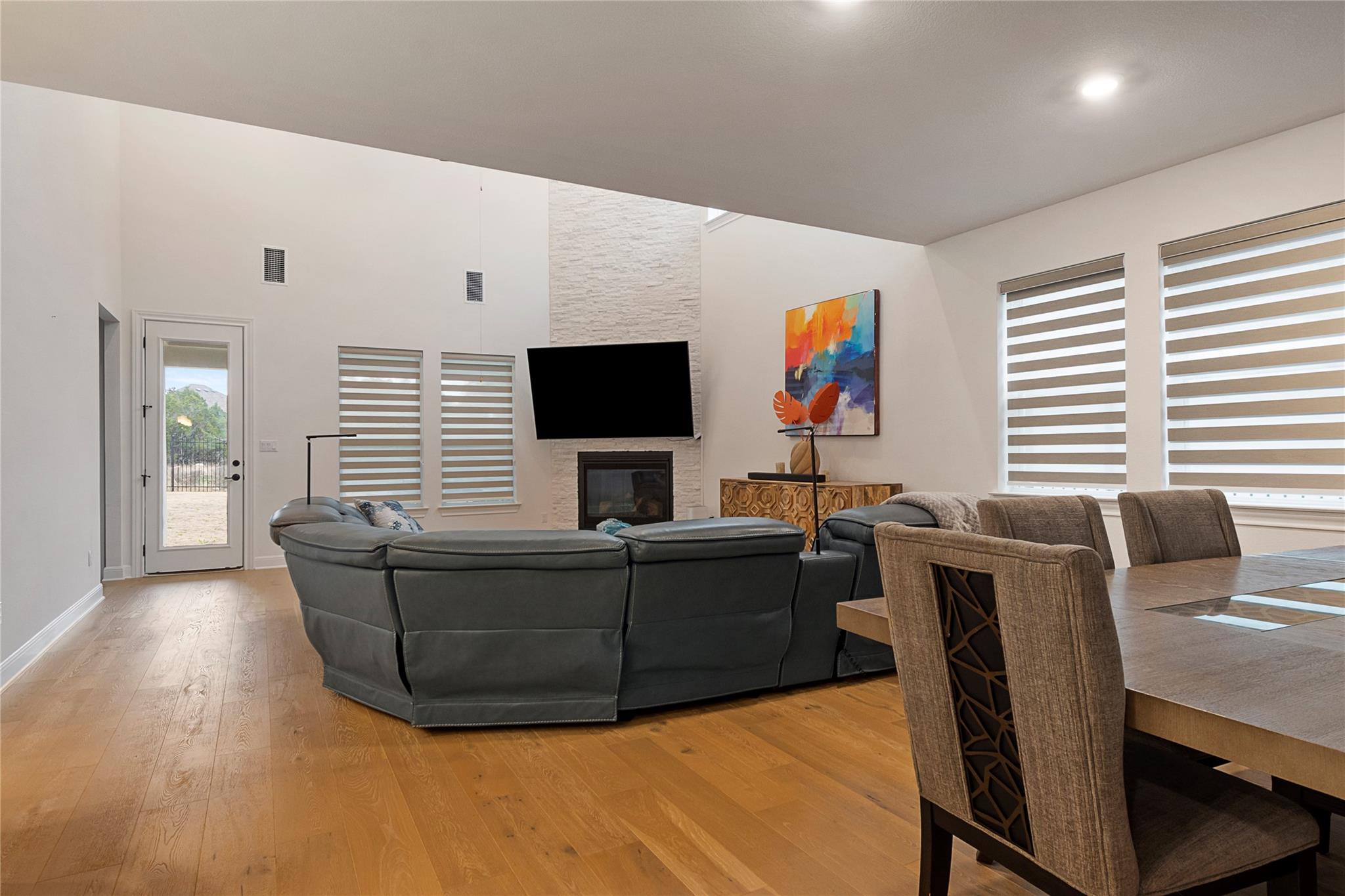 682 Two Creeks Ln, Austin, TX 78737