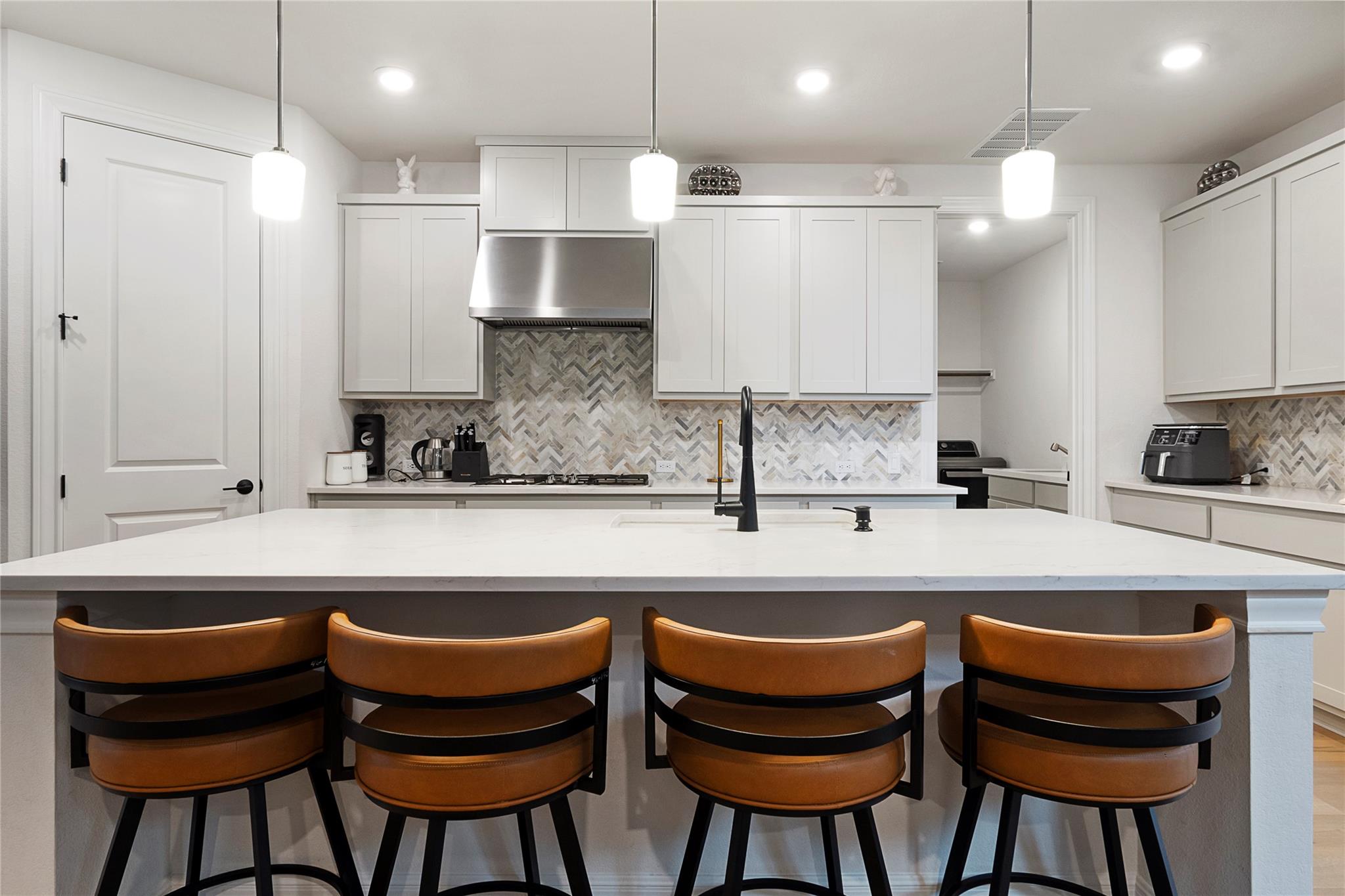 682 Two Creeks Ln, Austin, TX 78737