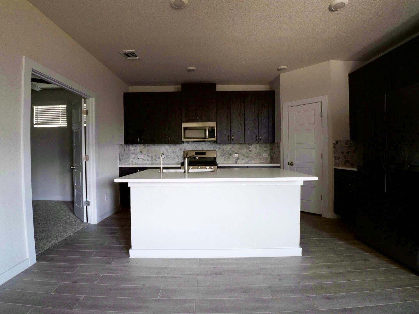 303 Ashby Dr, Hutto, TX 78634