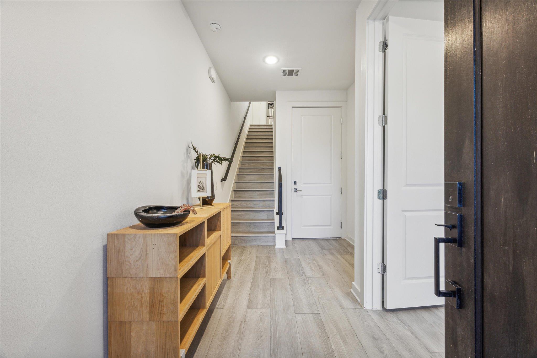 2624 Metcalfe Rd # 2, Austin, TX 78741