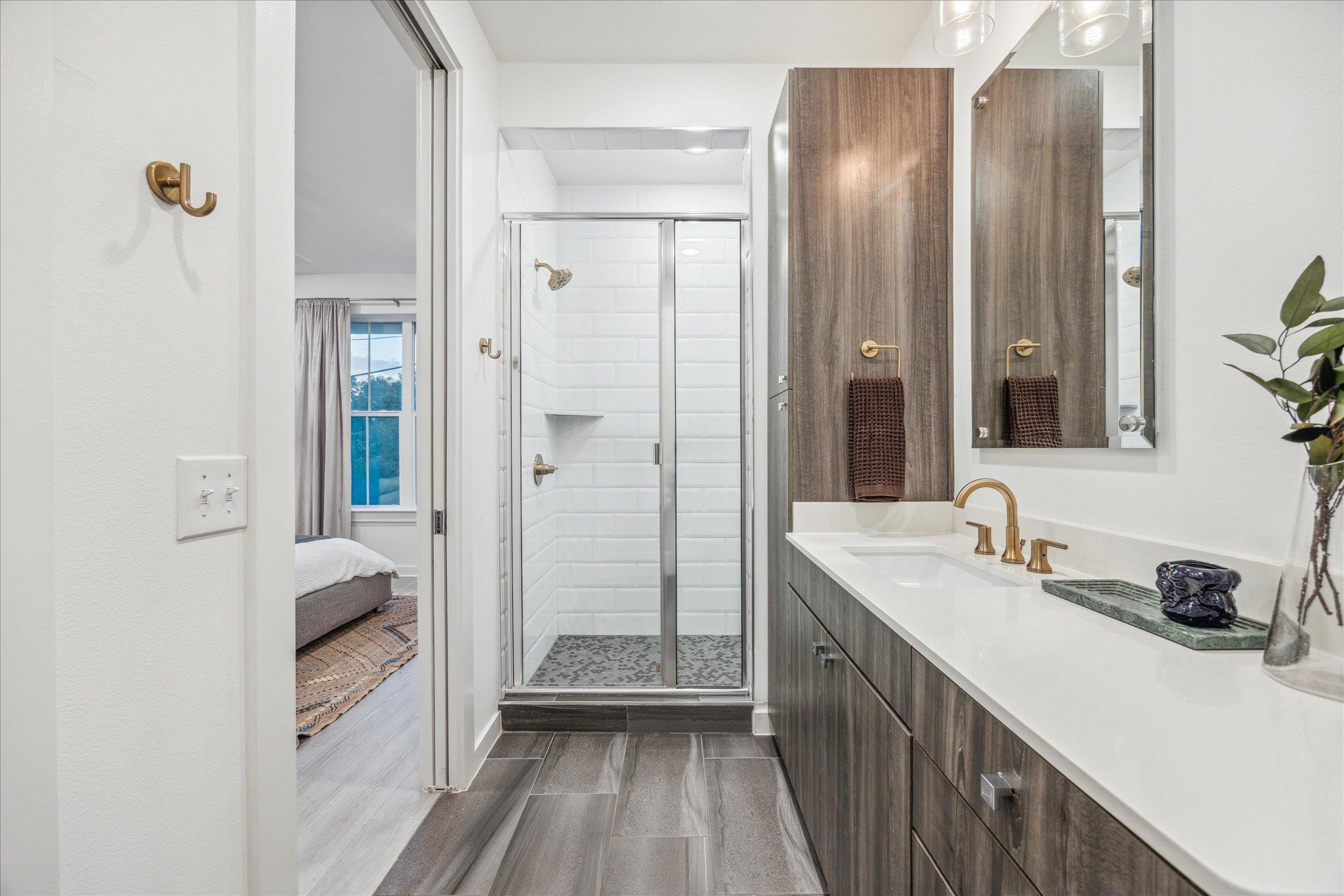 2624 Metcalfe Rd # 2, Austin, TX 78741