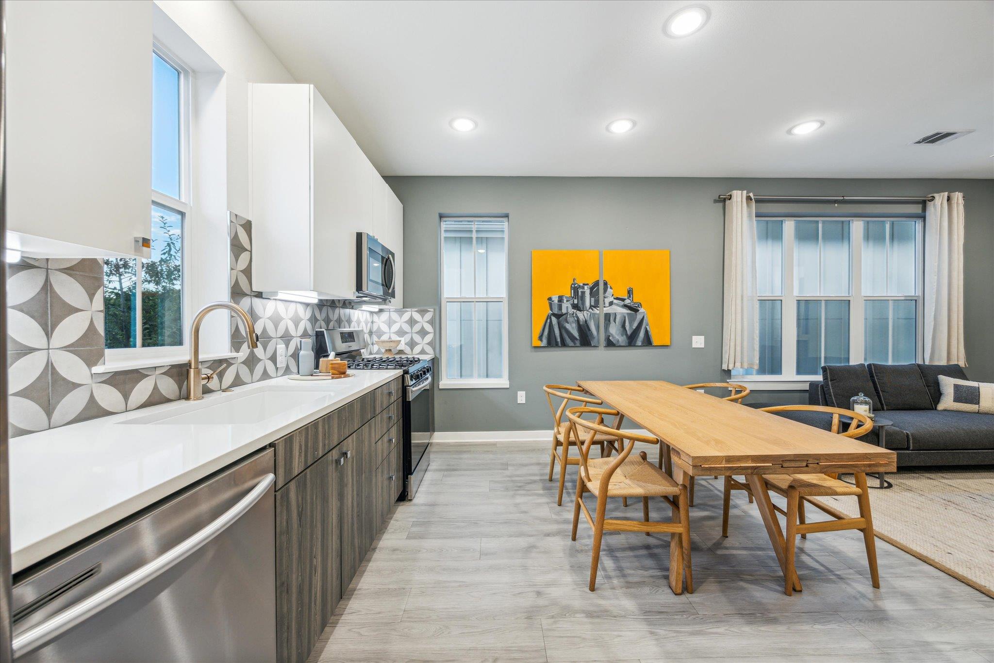 2624 Metcalfe Rd # 2, Austin, TX 78741