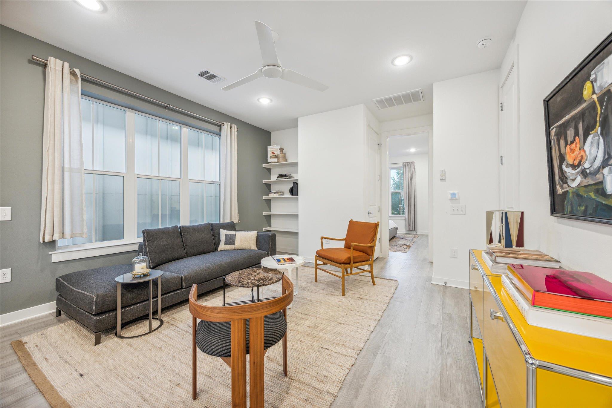 2624 Metcalfe Rd # 2, Austin, TX 78741