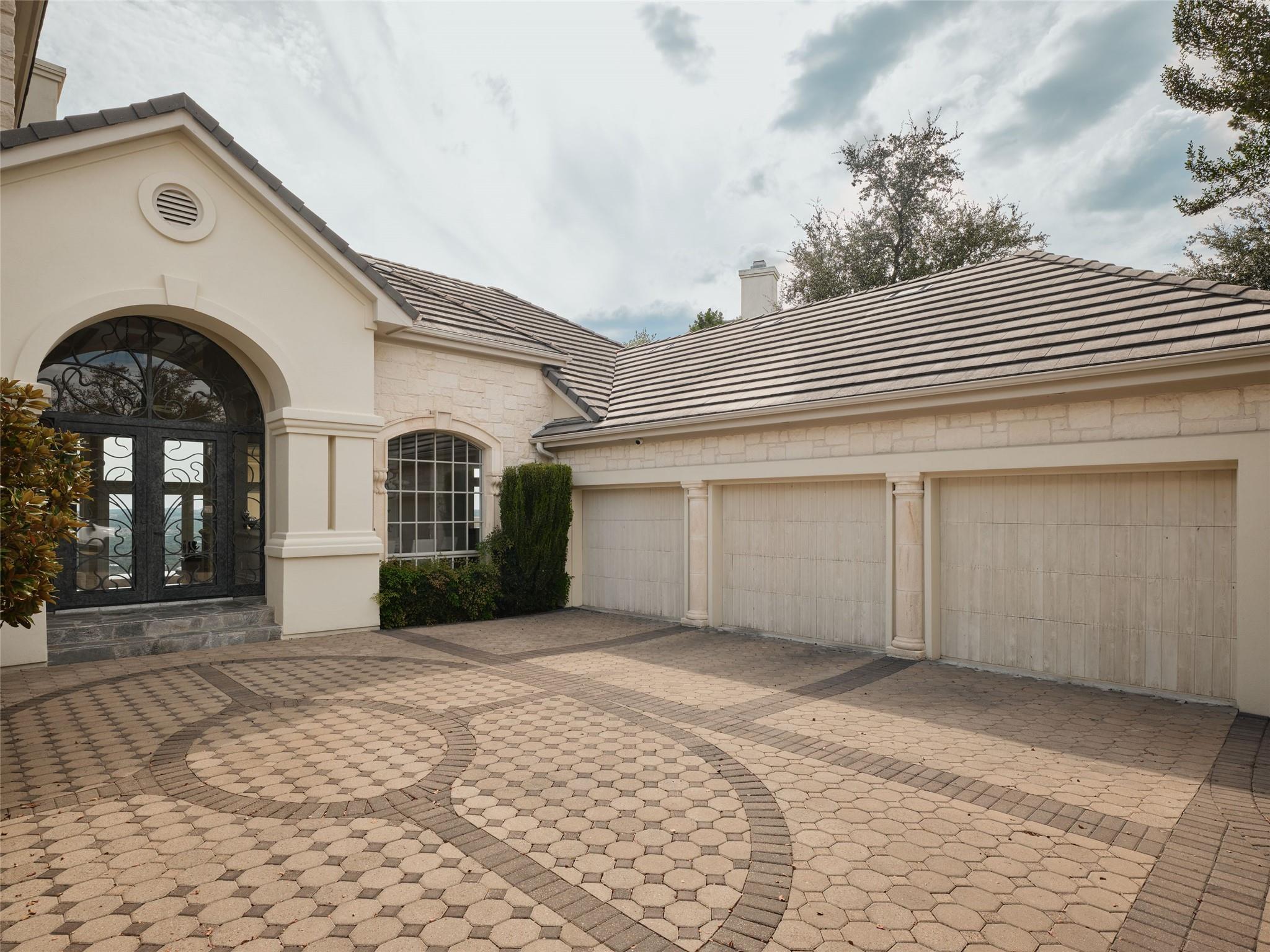 6505 W Courtyard Dr, Austin, TX 78730