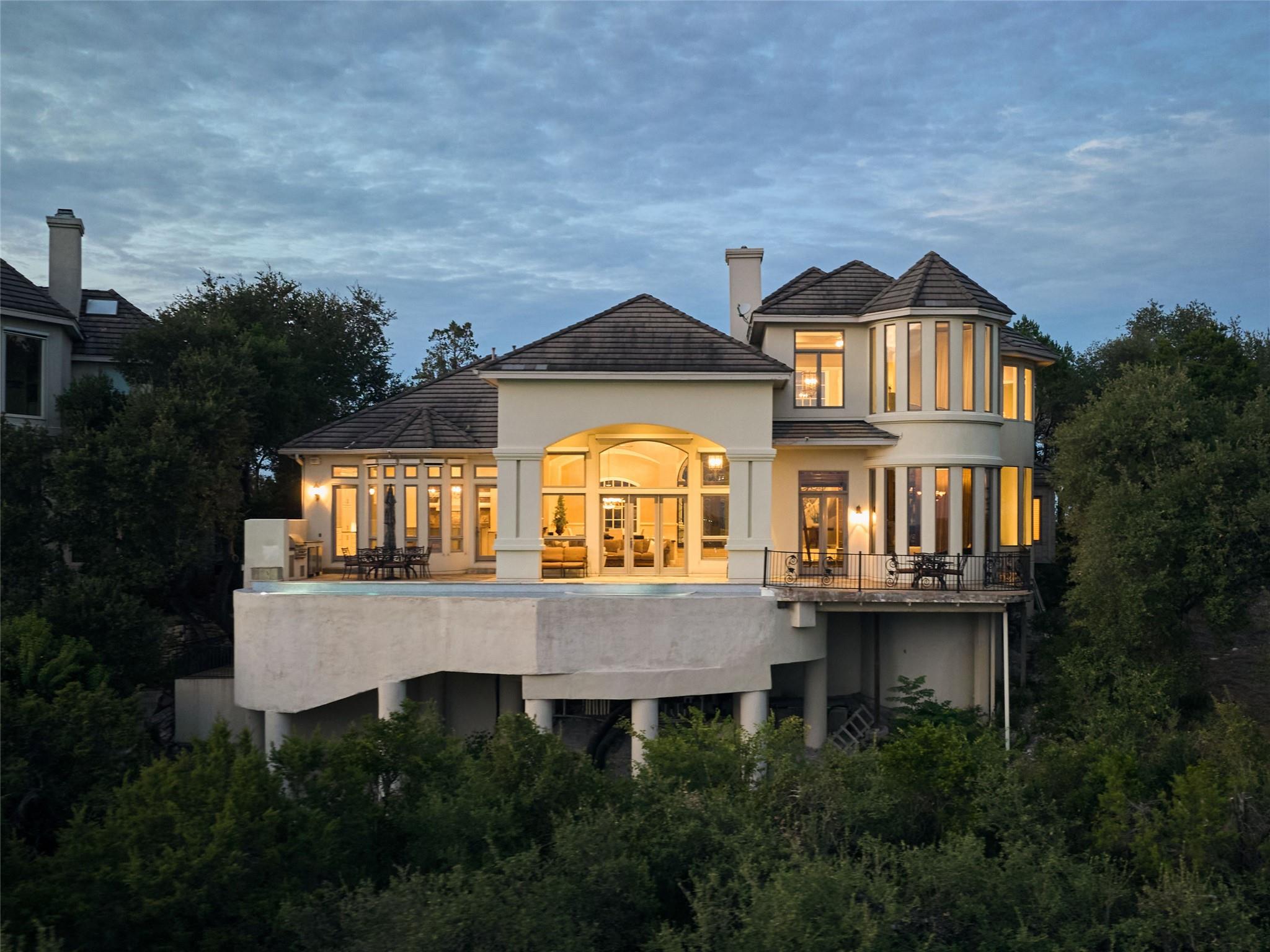 6505 W Courtyard Dr, Austin, TX 78730