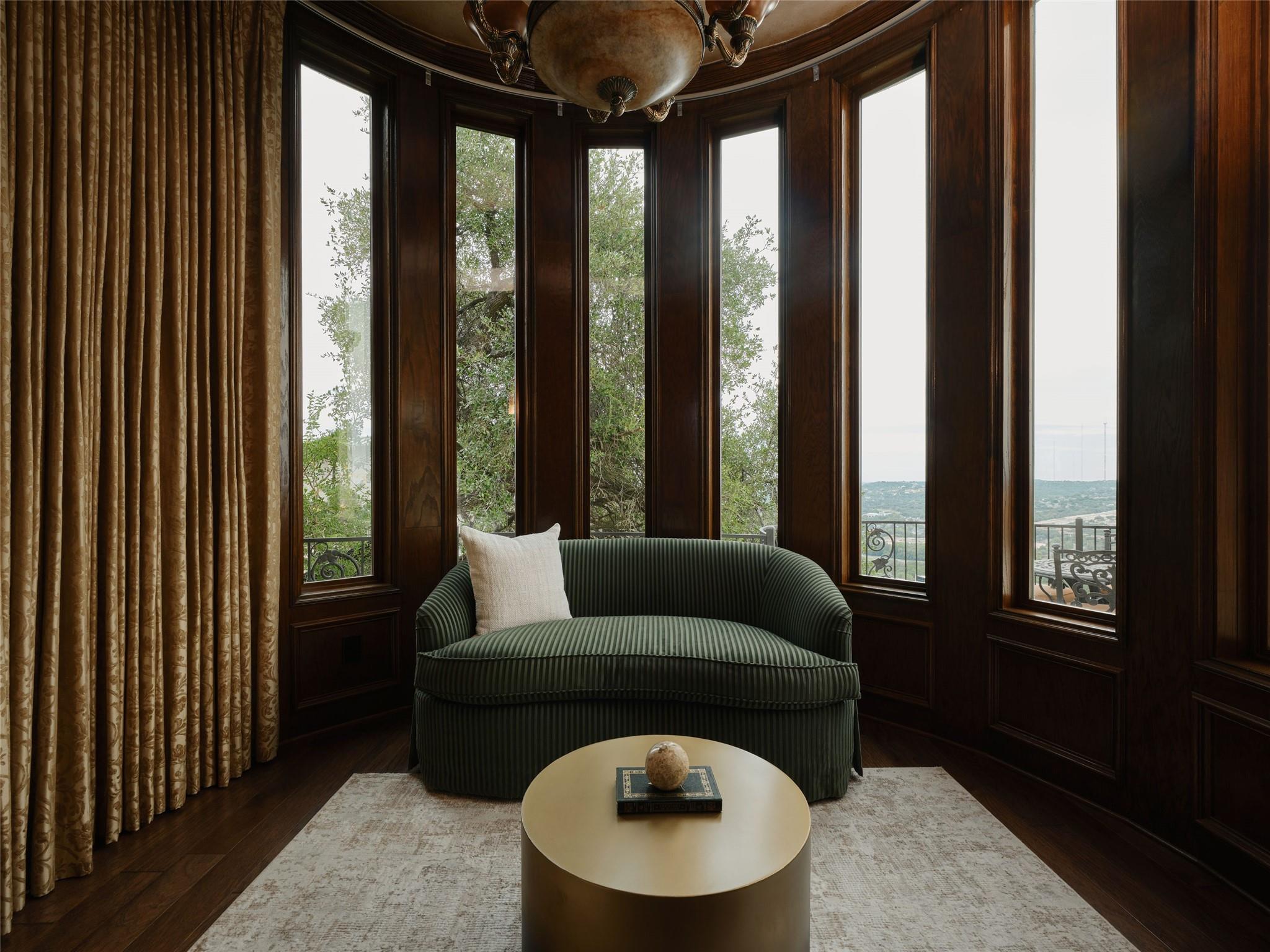 6505 W Courtyard Dr, Austin, TX 78730