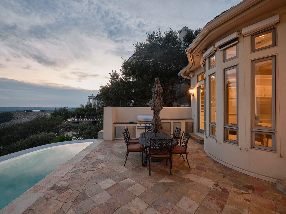 6505 W Courtyard Dr, Austin, TX 78730