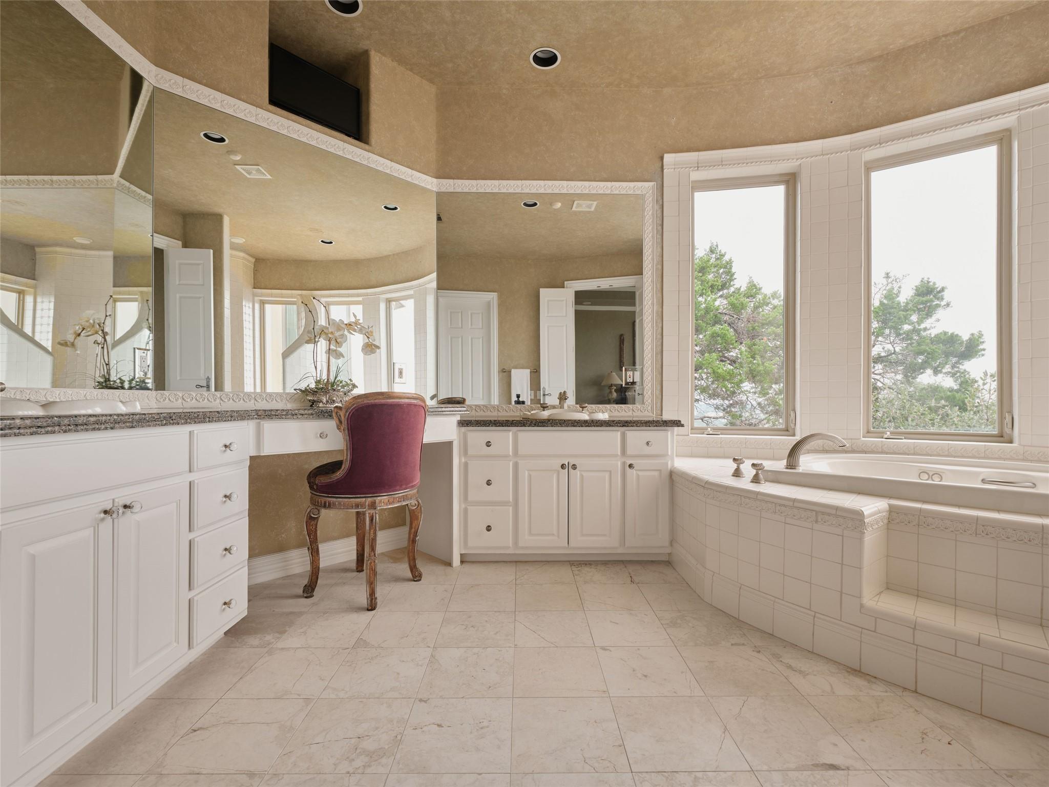 6505 W Courtyard Dr, Austin, TX 78730