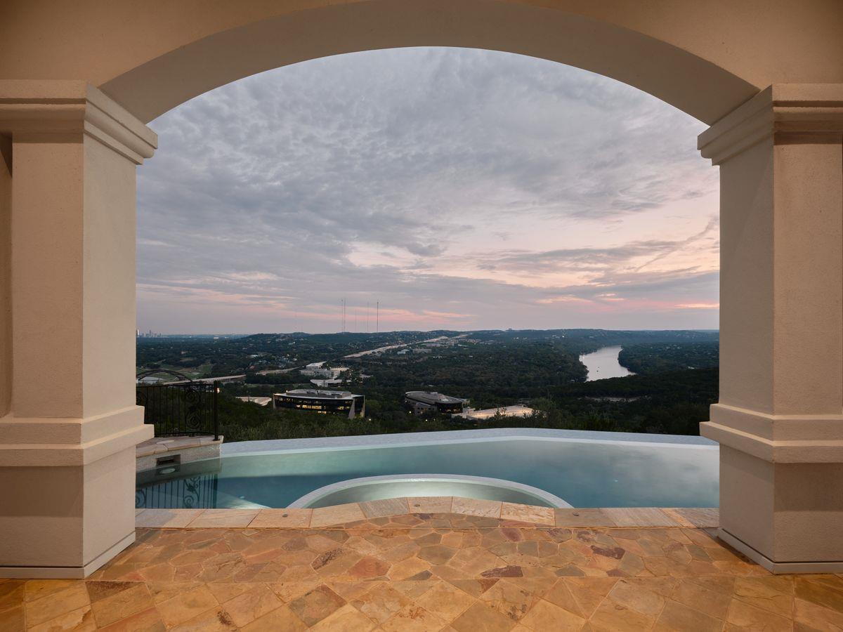 6505 W Courtyard Dr, Austin, TX 78730