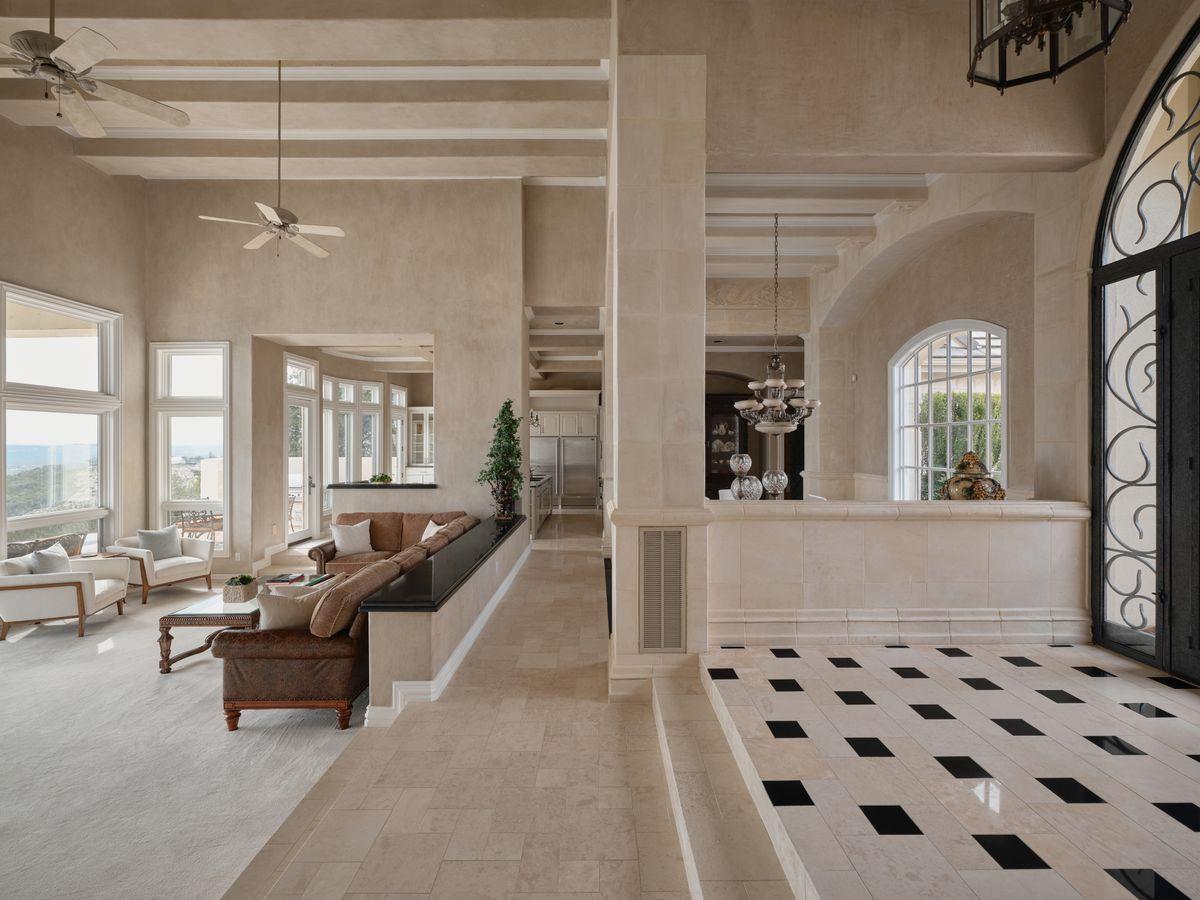 6505 W Courtyard Dr, Austin, TX 78730