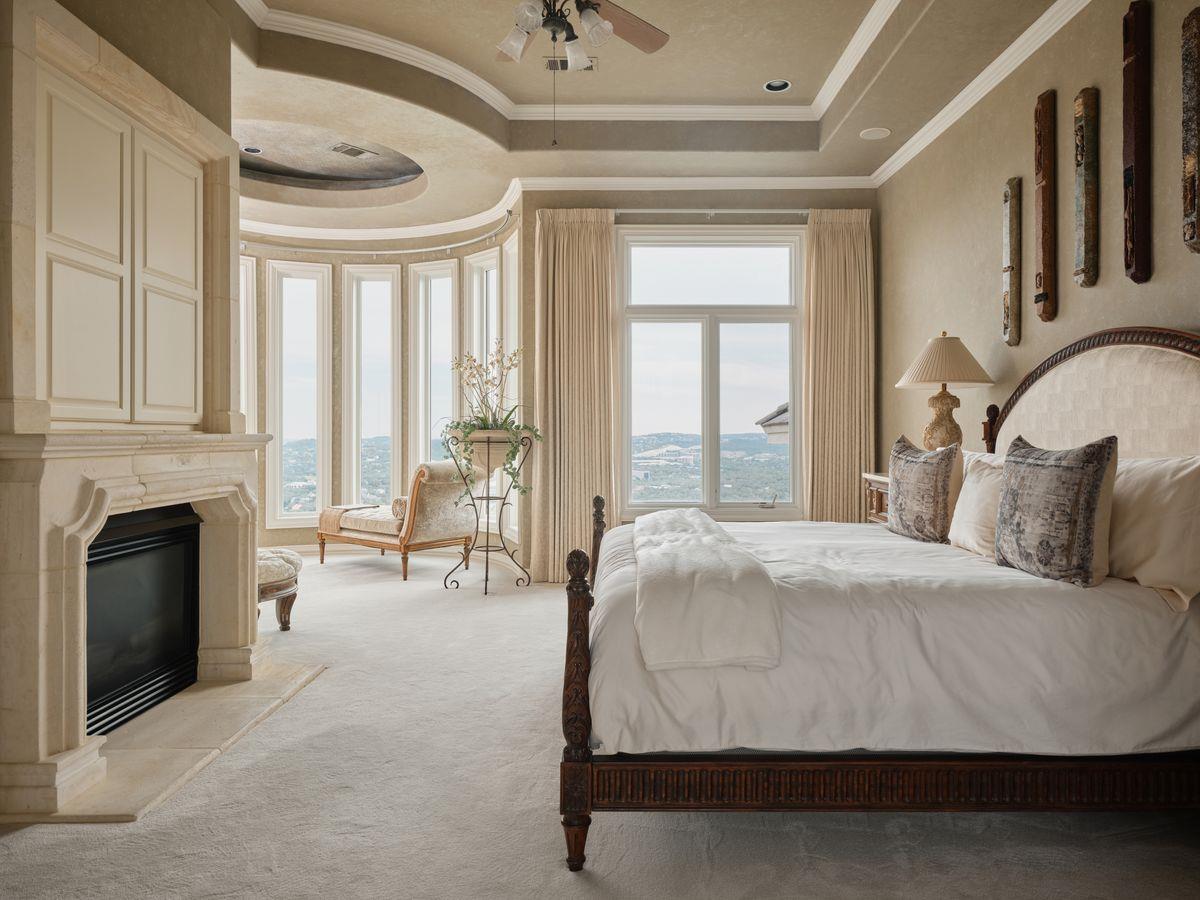 6505 W Courtyard Dr, Austin, TX 78730