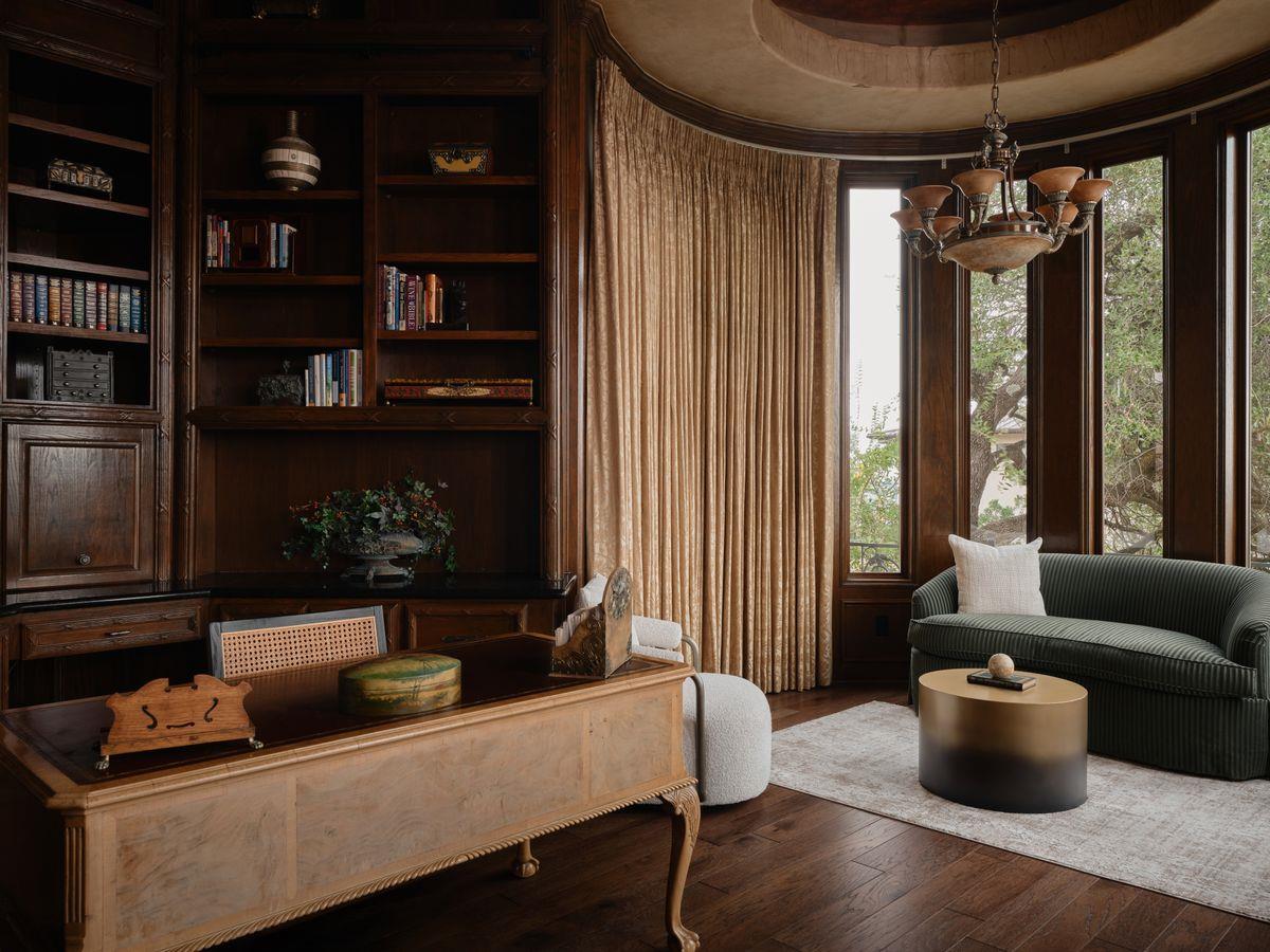 6505 W Courtyard Dr, Austin, TX 78730