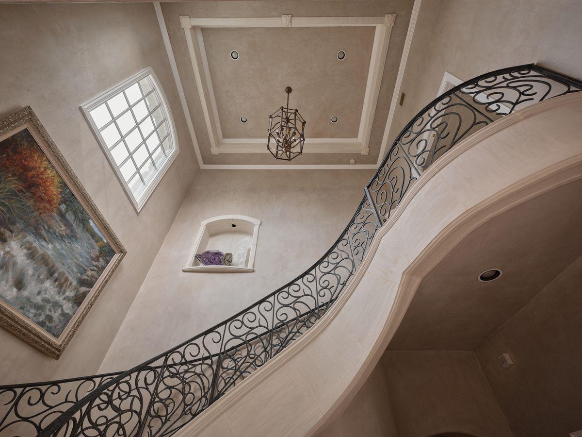 6505 W Courtyard Dr, Austin, TX 78730