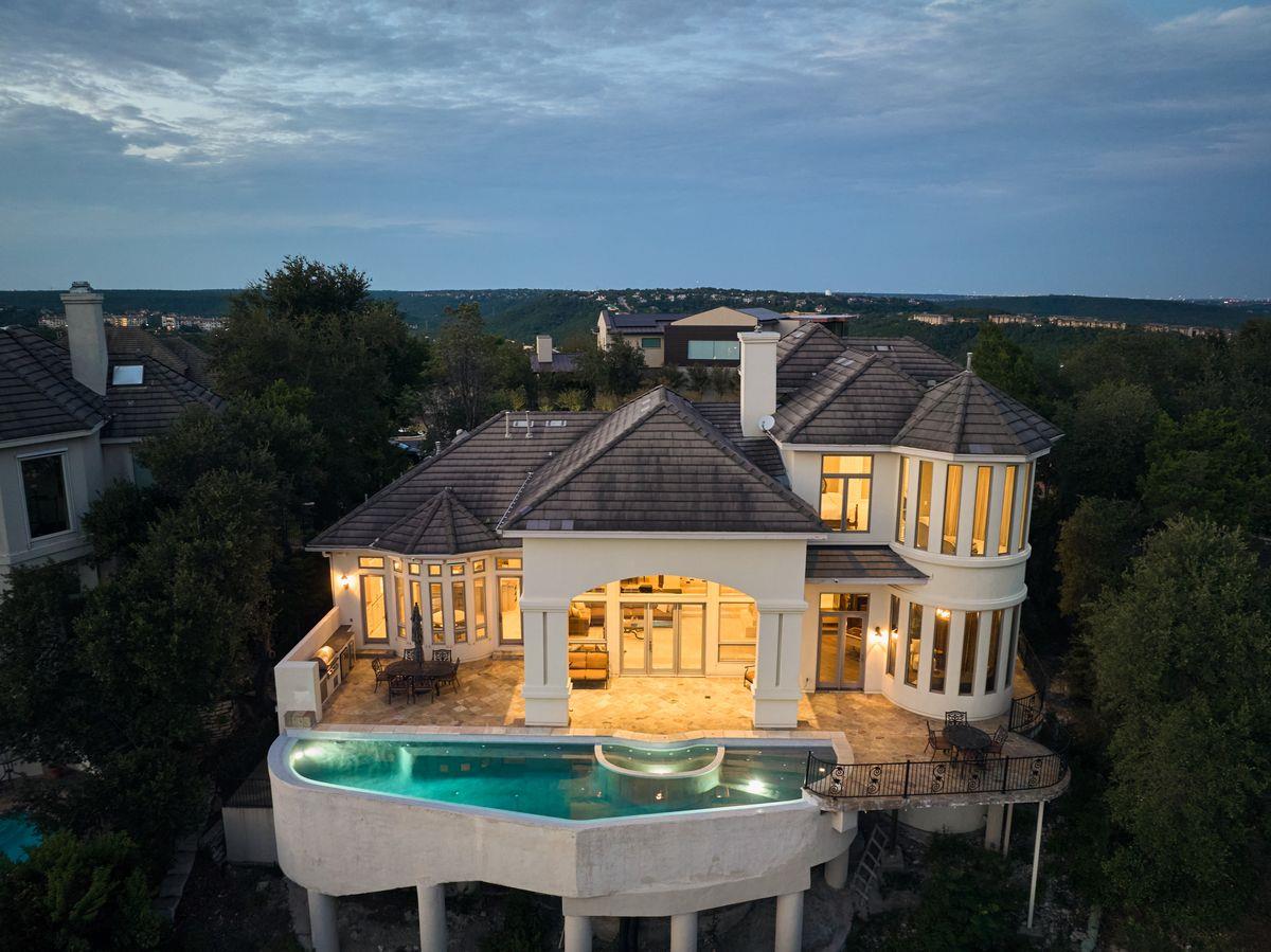 6505 W Courtyard Dr, Austin, TX 78730