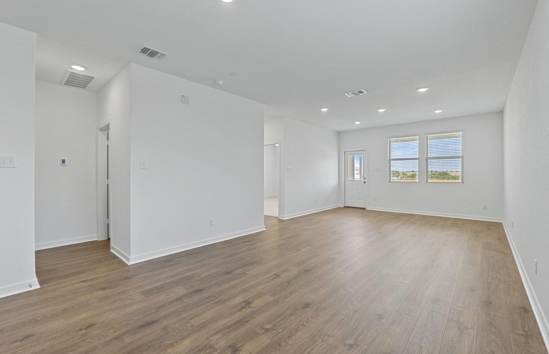 346 Paradise Canyon Dr, Jarrell, TX 76537