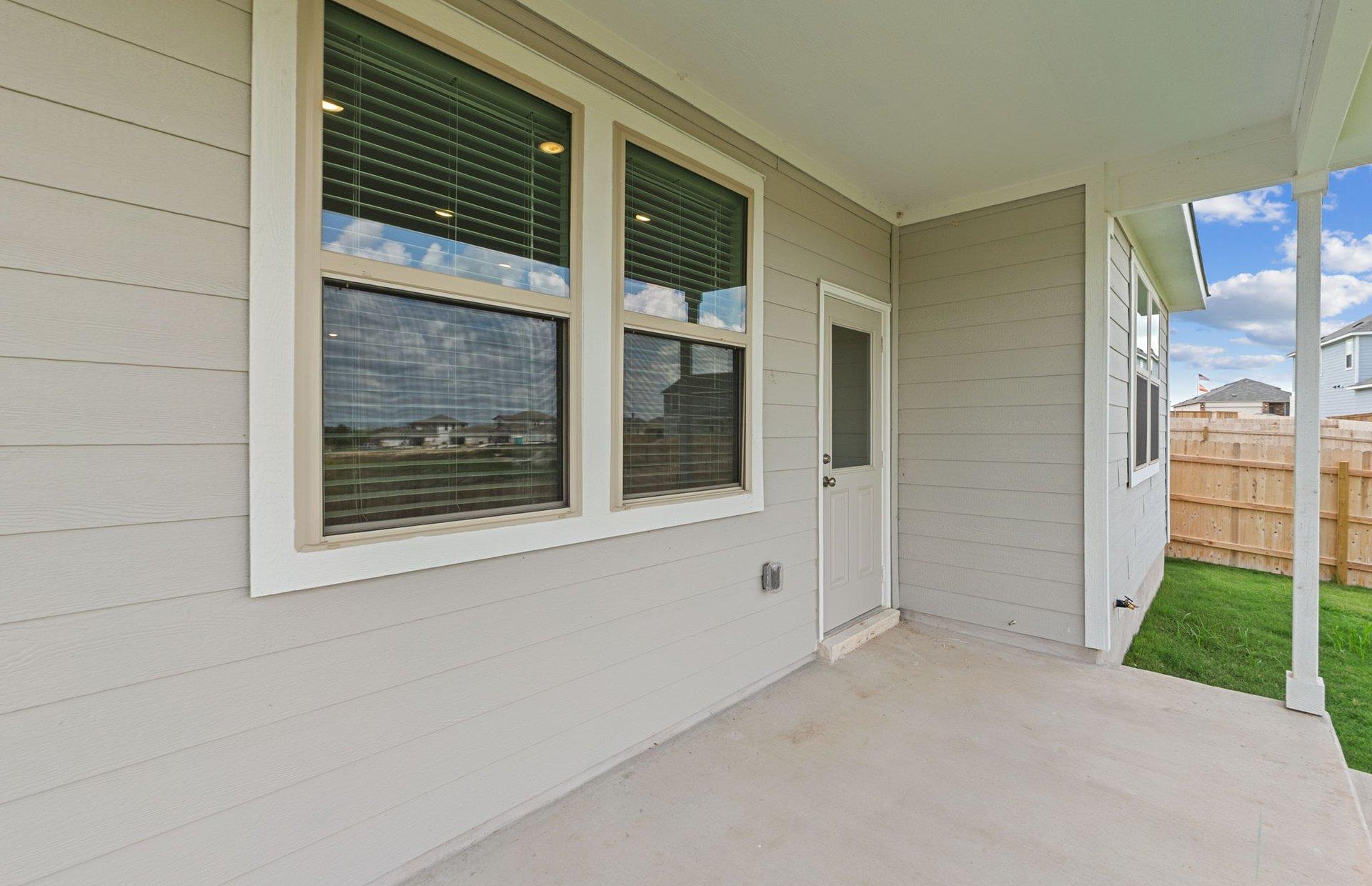 346 Paradise Canyon Dr, Jarrell, TX 76537