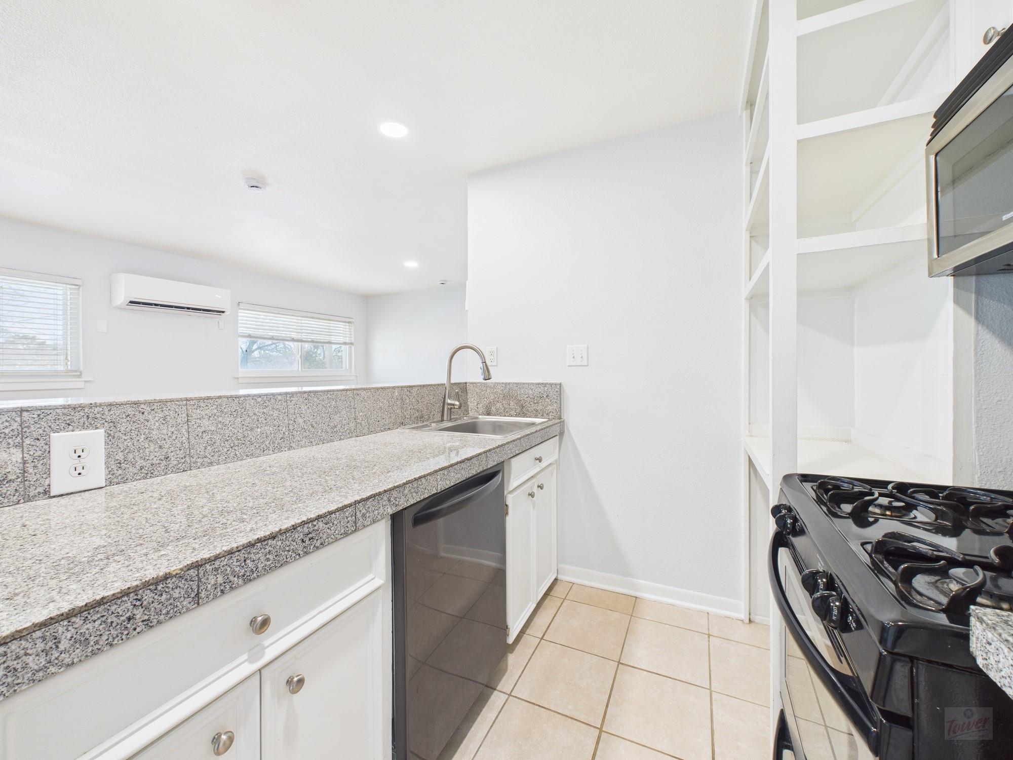 304 E 33rd St # 26, Austin, TX 78705