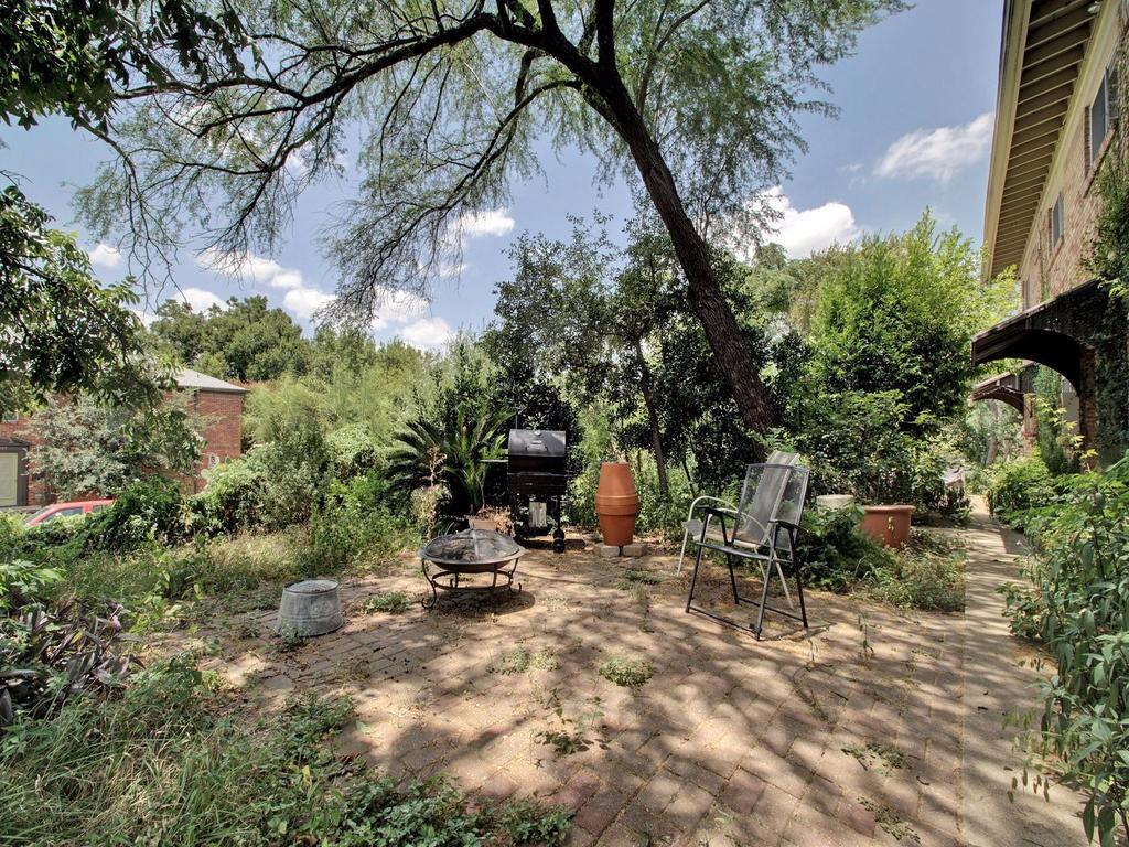 304 E 33rd St # 26, Austin, TX 78705