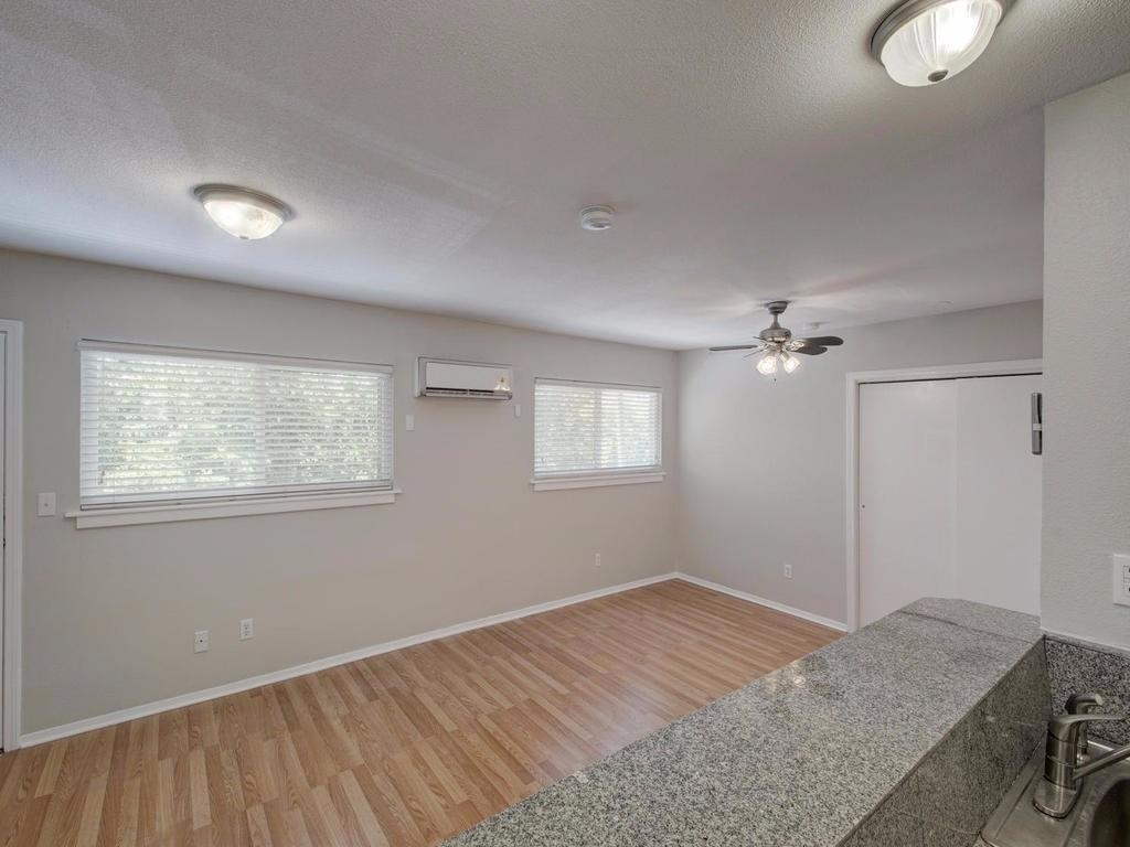 304 E 33rd St # 26, Austin, TX 78705