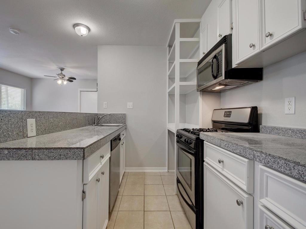 304 E 33rd St # 26, Austin, TX 78705