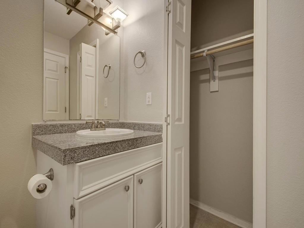 304 E 33rd St # 26, Austin, TX 78705