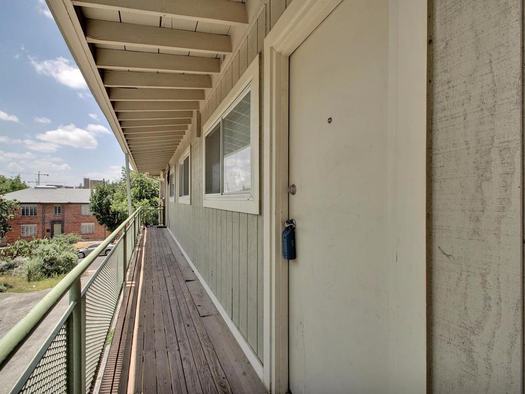 304 E 33rd St # 26, Austin, TX 78705