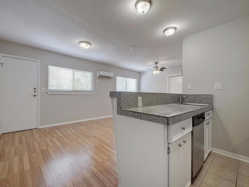 304 E 33rd St # 26, Austin, TX 78705