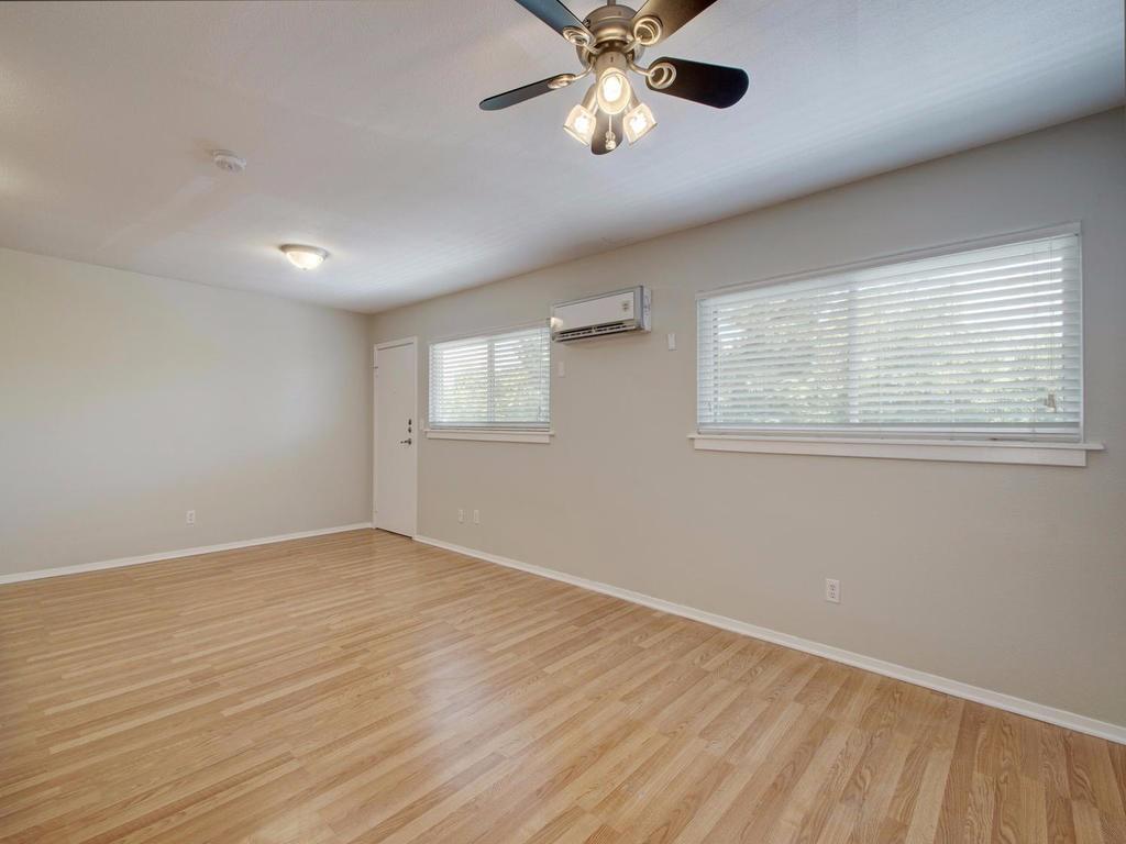 304 E 33rd St # 26, Austin, TX 78705