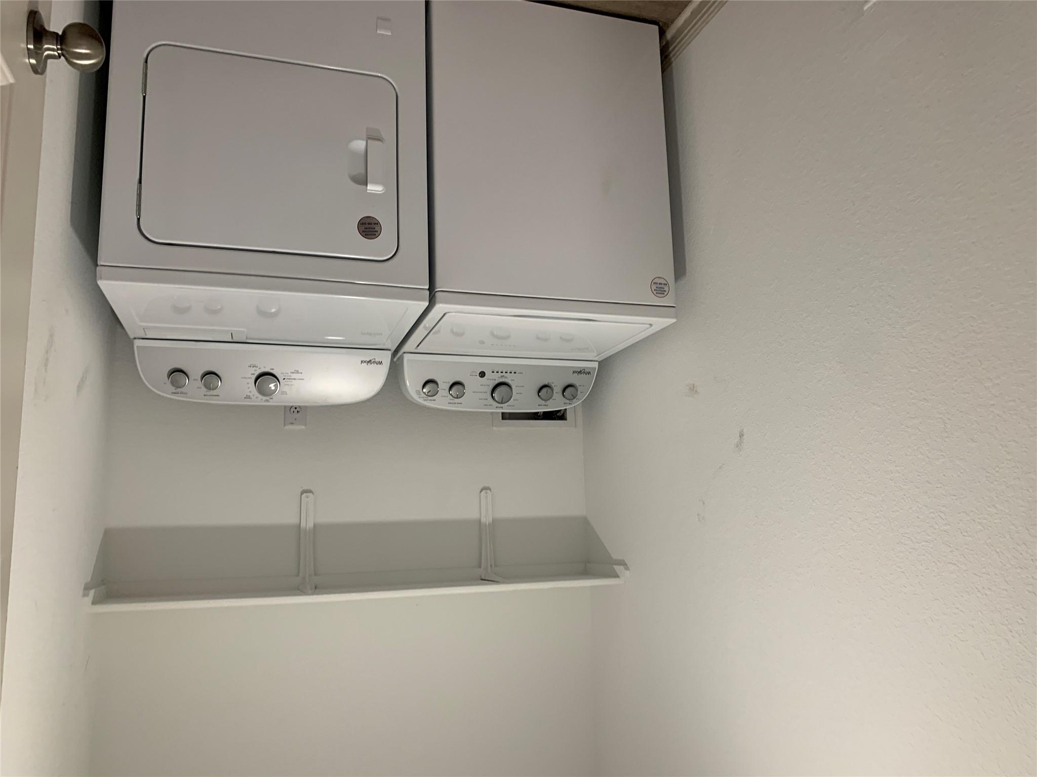 235 Sweetwater Creek Ln, Hutto, TX 78634