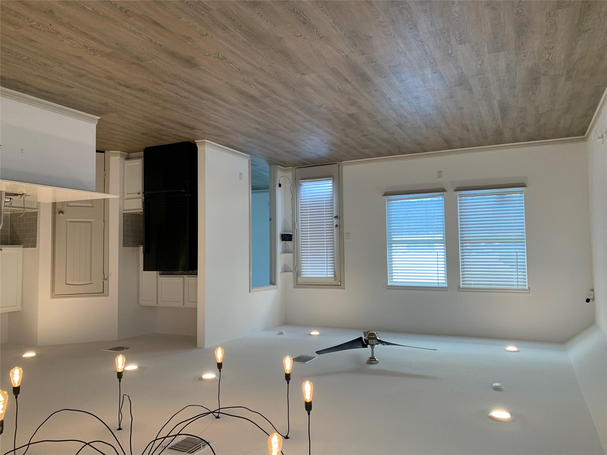 235 Sweetwater Creek Ln, Hutto, TX 78634