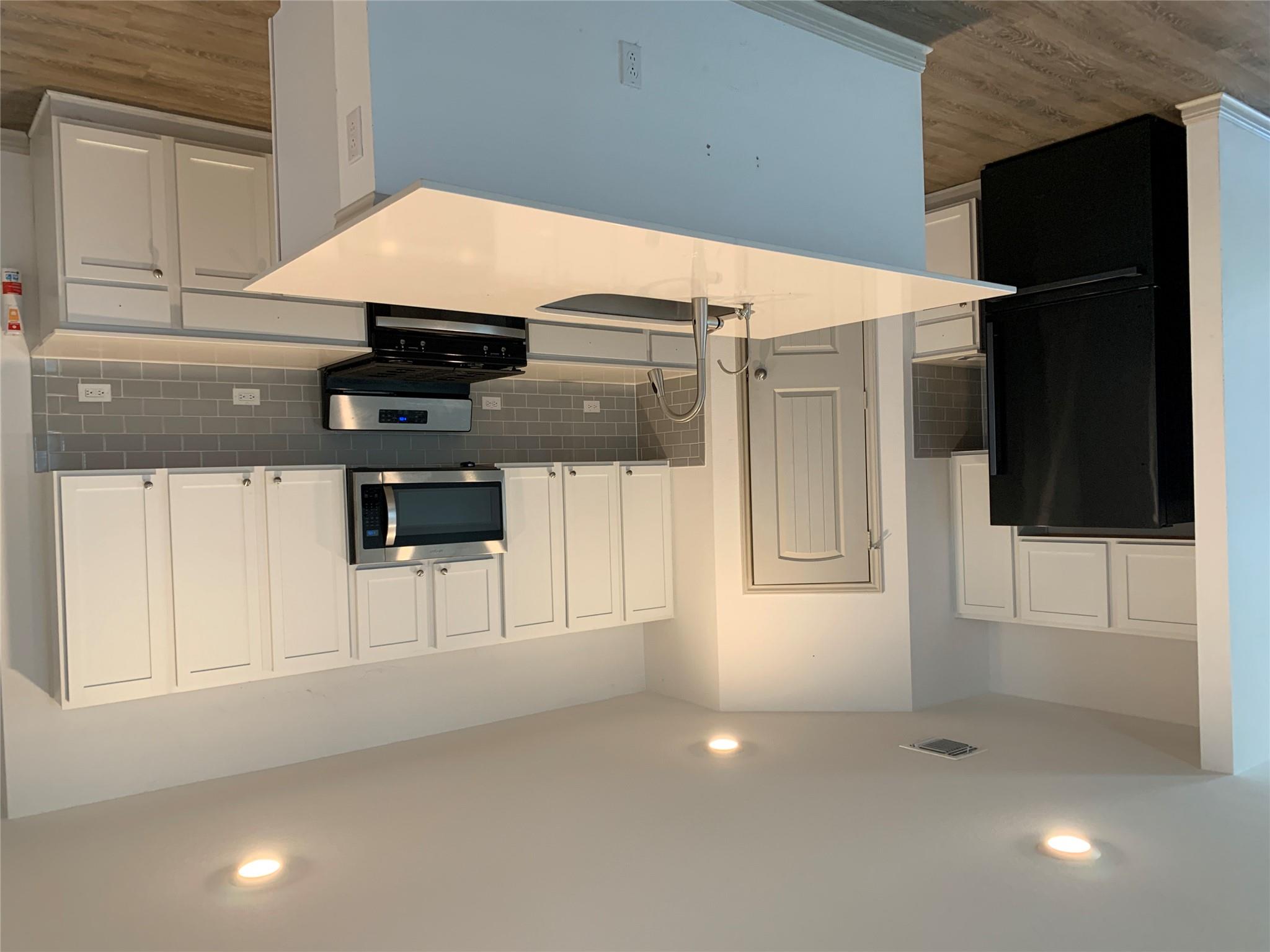 235 Sweetwater Creek Ln, Hutto, TX 78634