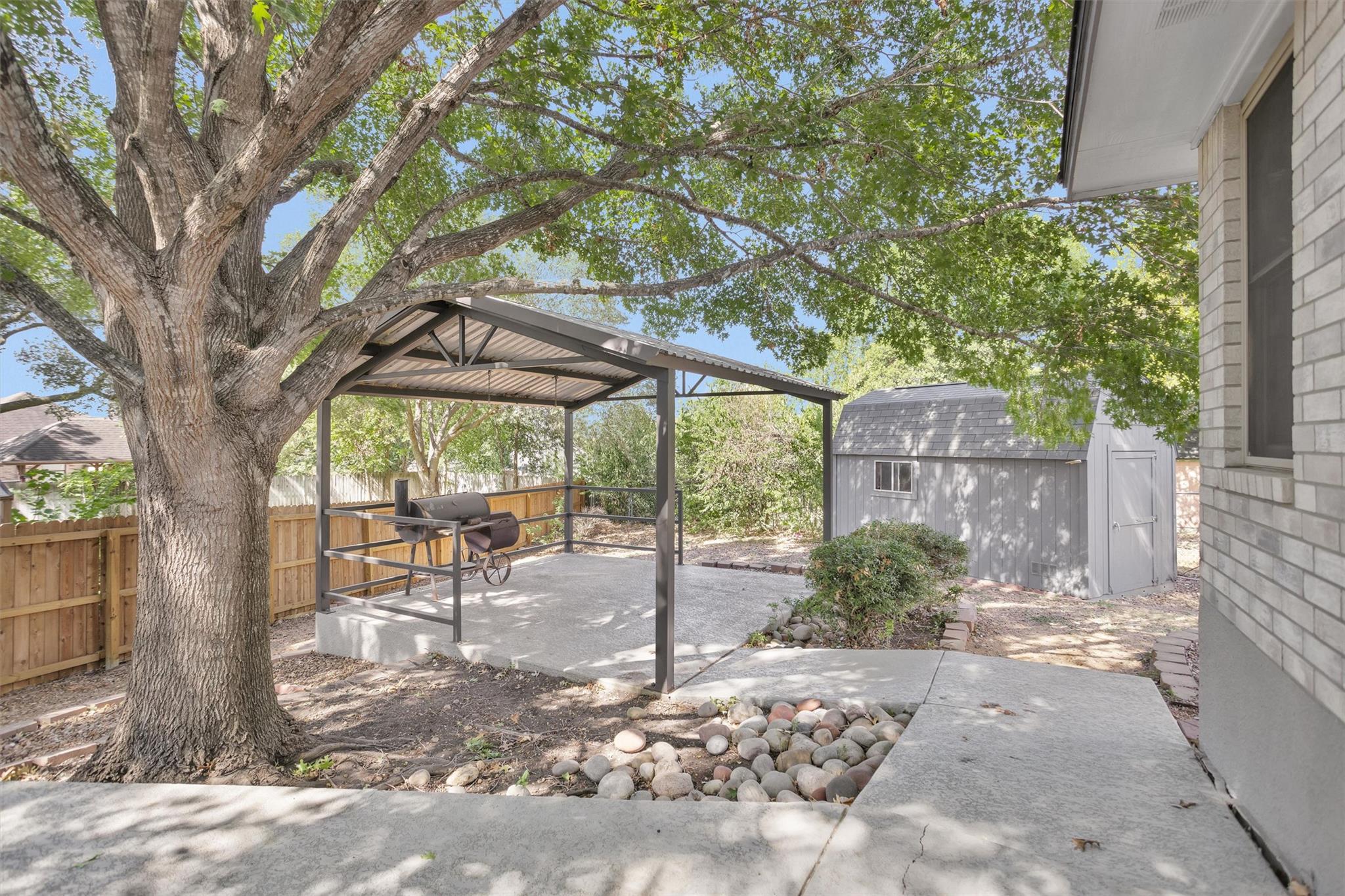 1906 Round Table, New Braunfels, TX 78130