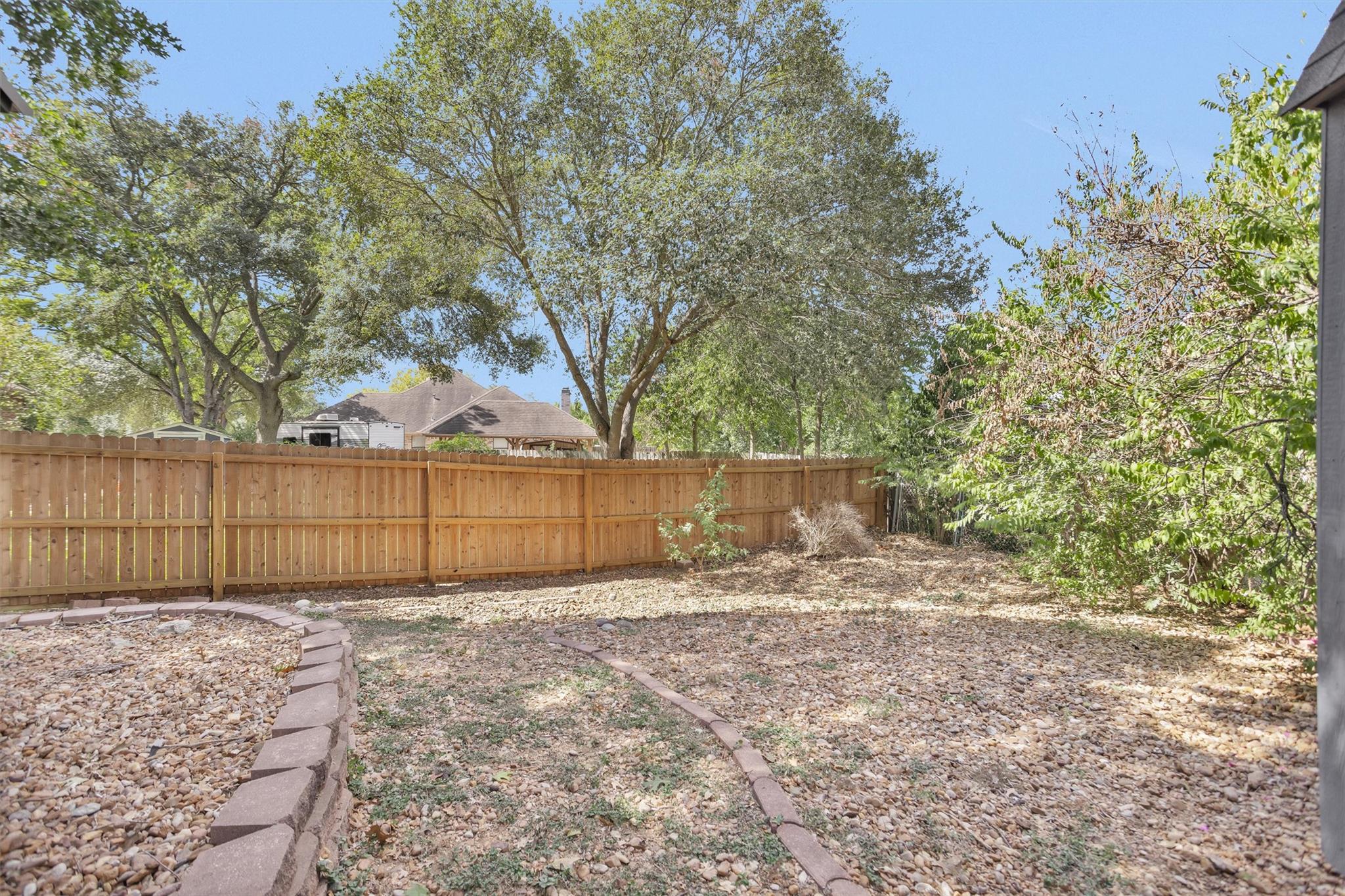 1906 Round Table, New Braunfels, TX 78130