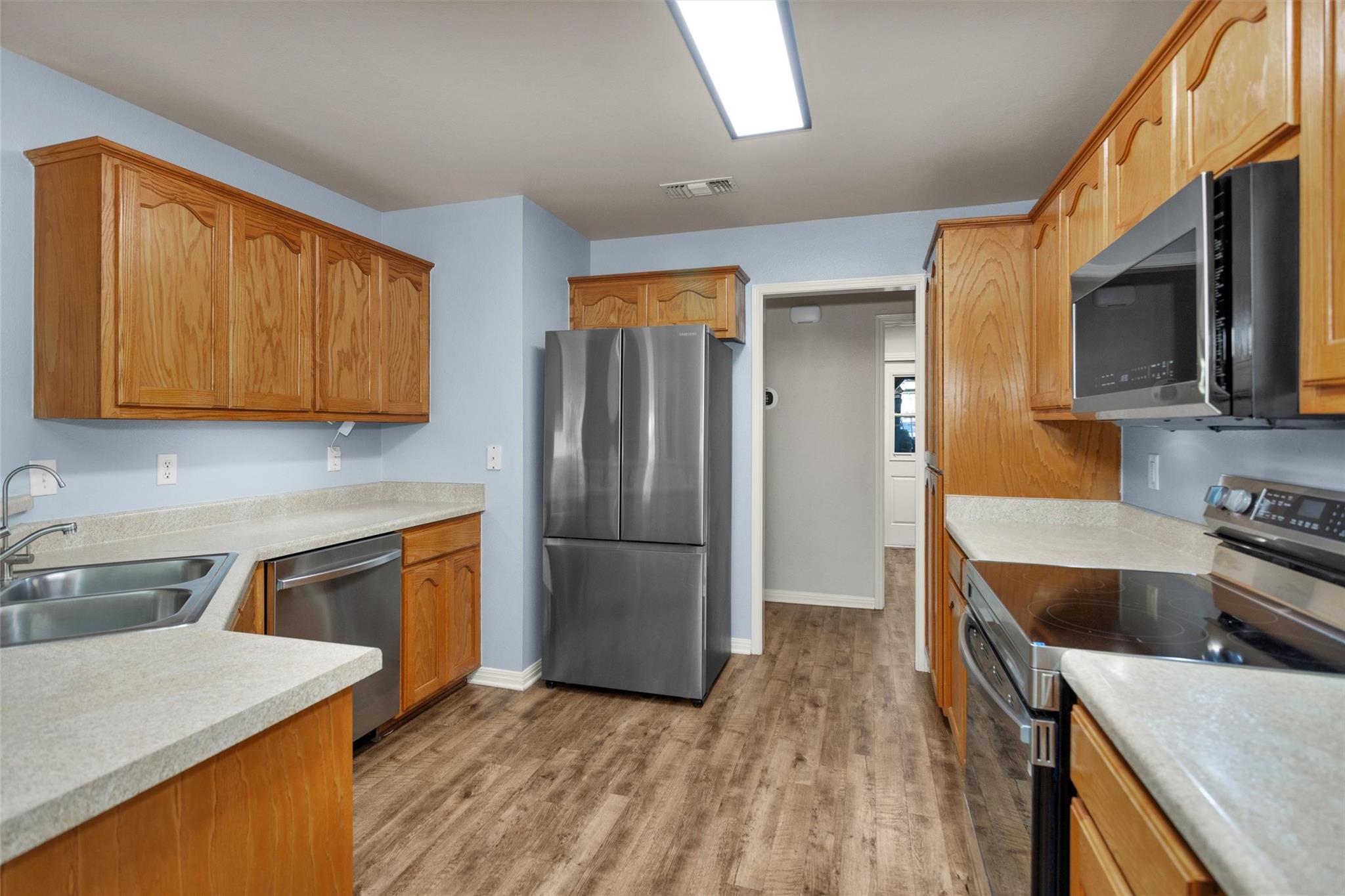 1906 Round Table, New Braunfels, TX 78130