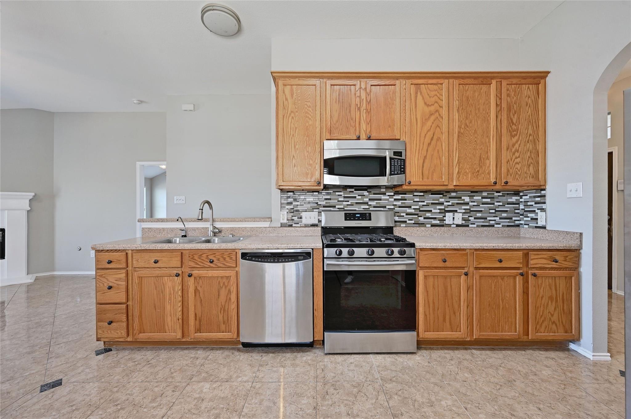 166 Pecanwood N, Kyle, TX 78640