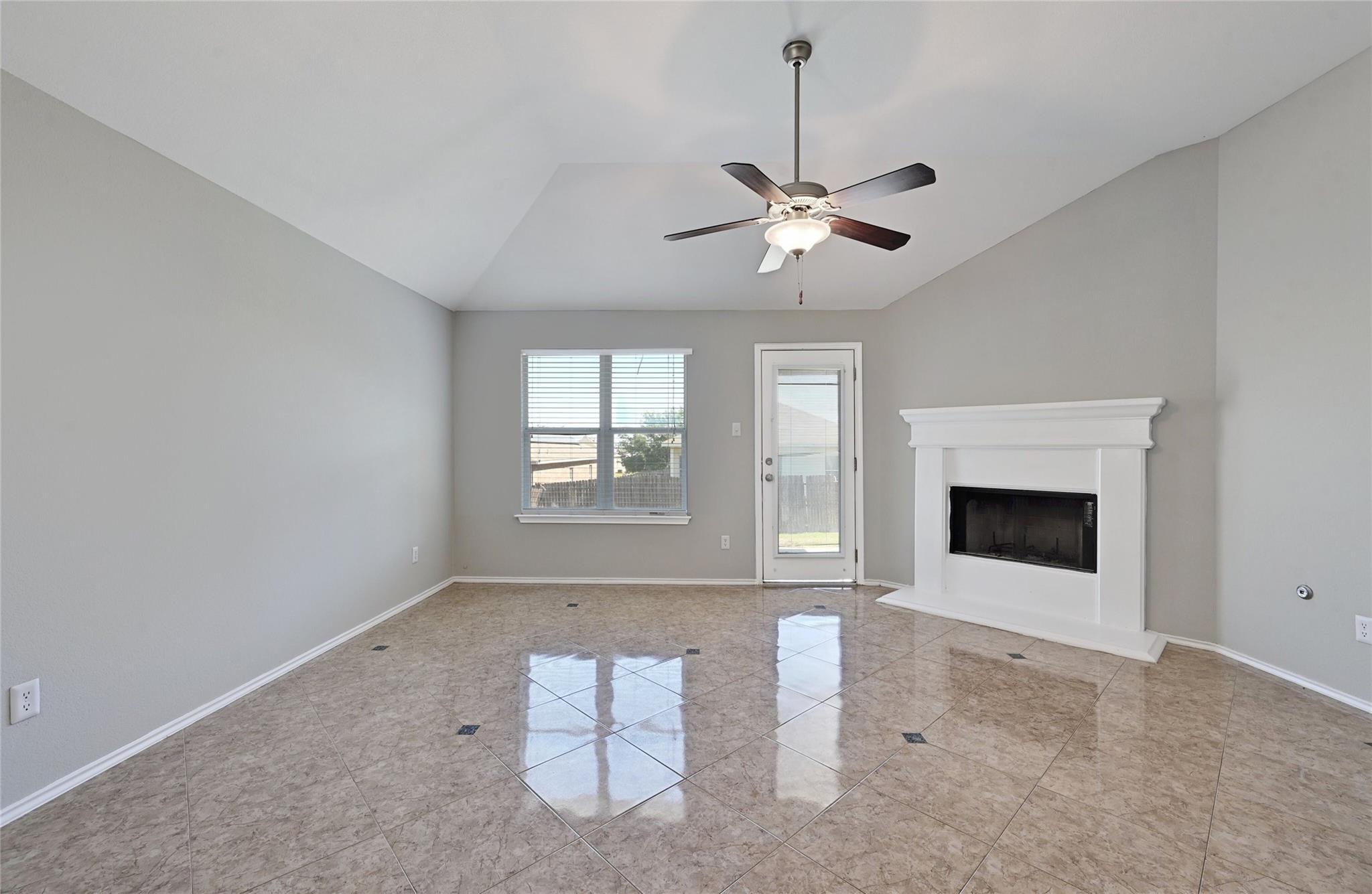 166 Pecanwood N, Kyle, TX 78640