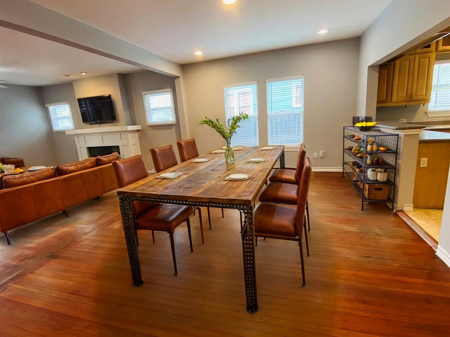 404 E 35th St E # A, Austin, TX 78705