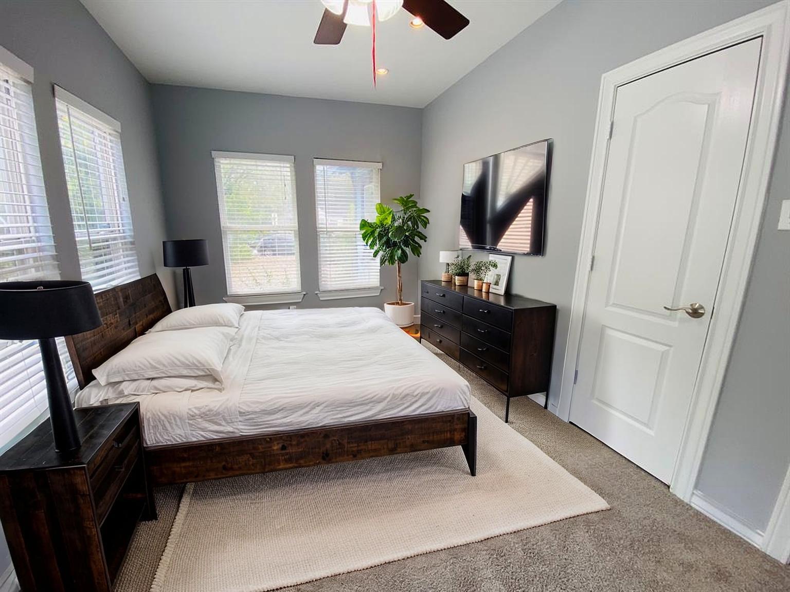 404 E 35th St E # A, Austin, TX 78705