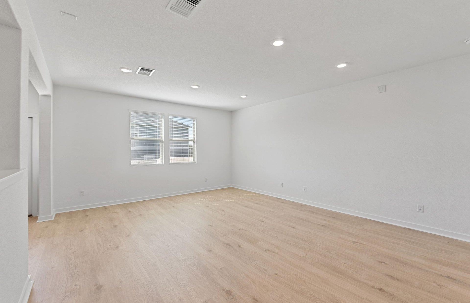 105 Green Berets Bnd, Jarrell, TX 76537