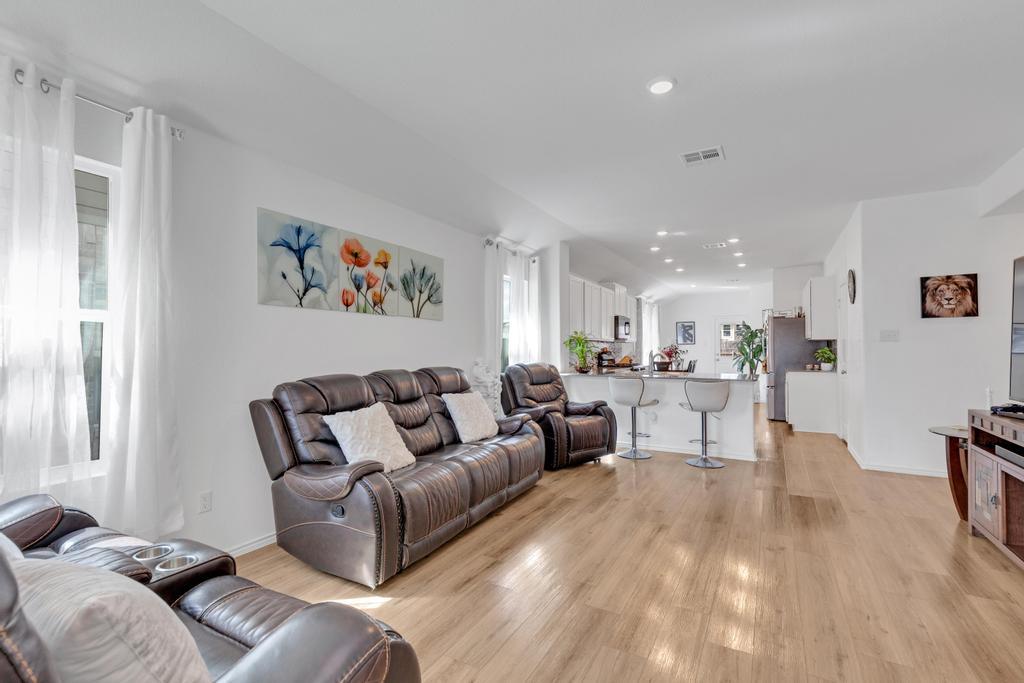 234 Canley Loop, Hutto, TX 78634