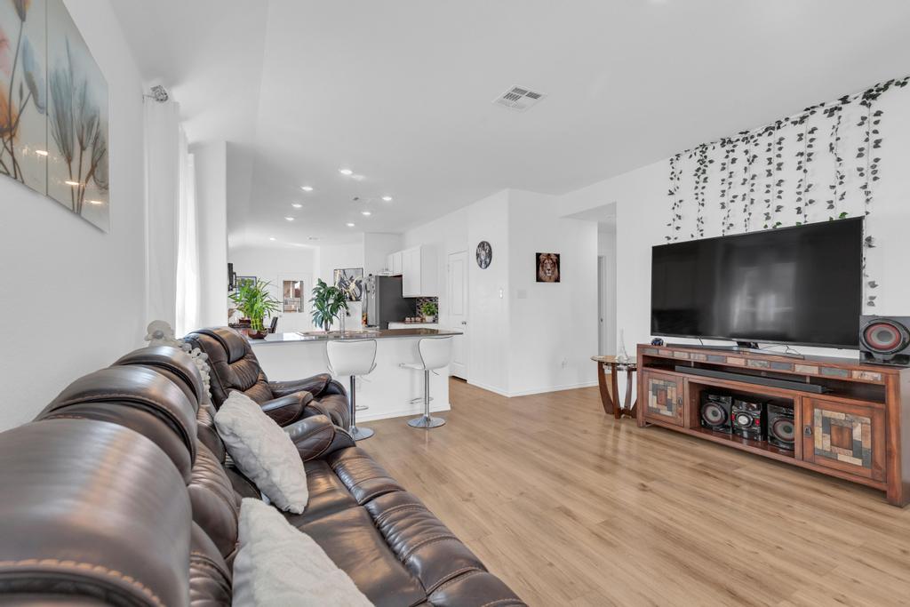 234 Canley Loop, Hutto, TX 78634