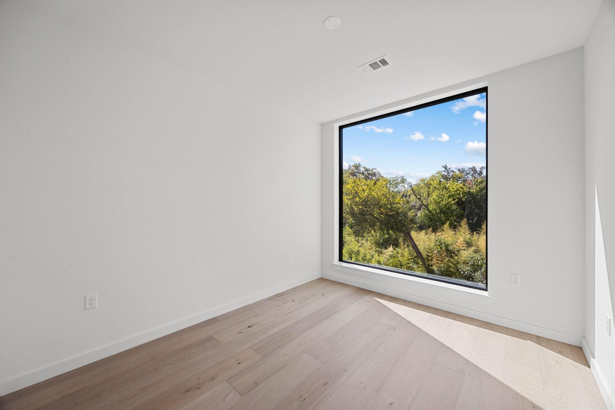 2209 S 1st St # 225, Austin, TX 78704